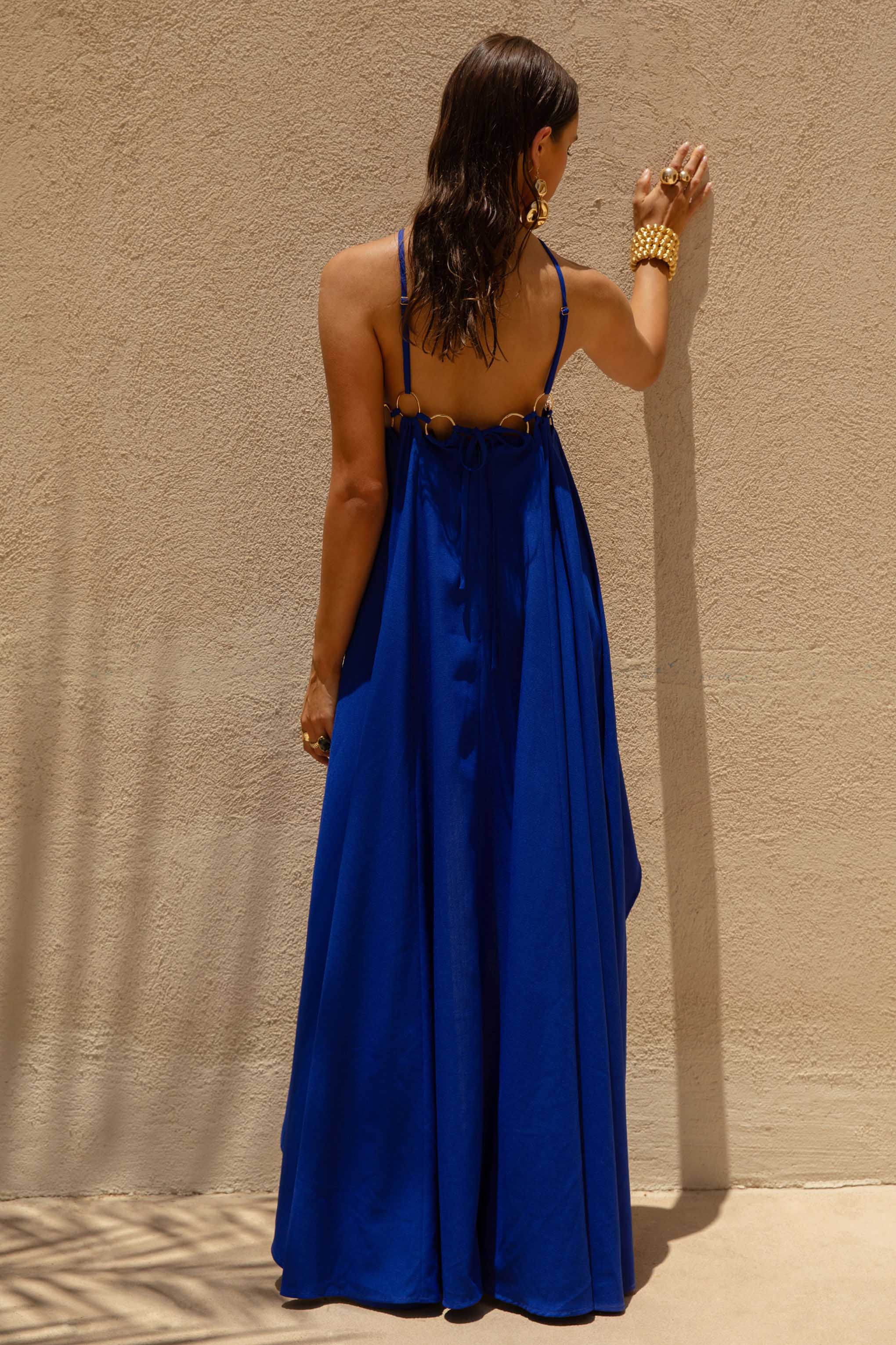 Amiya | Blaues Leinen-Maxikleid in A-Linie mit Cut-Out-Details - Image 3