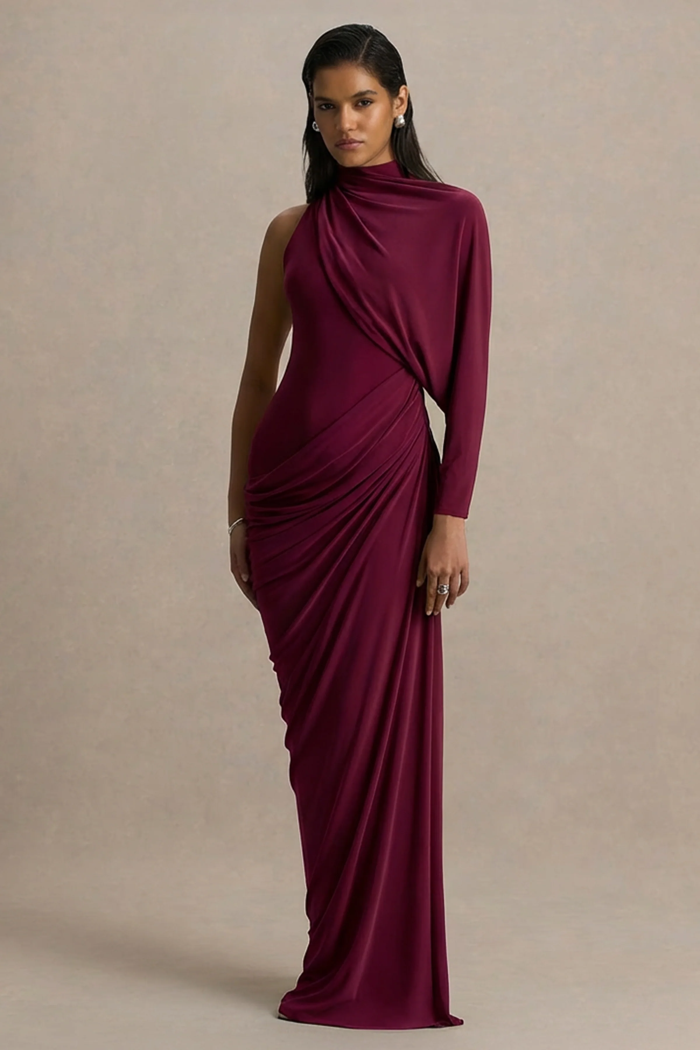 Aphra | Burgunderfarbenes Maxikleid mit hohem Ausschnitt und Cape-Ärmel - Image 5