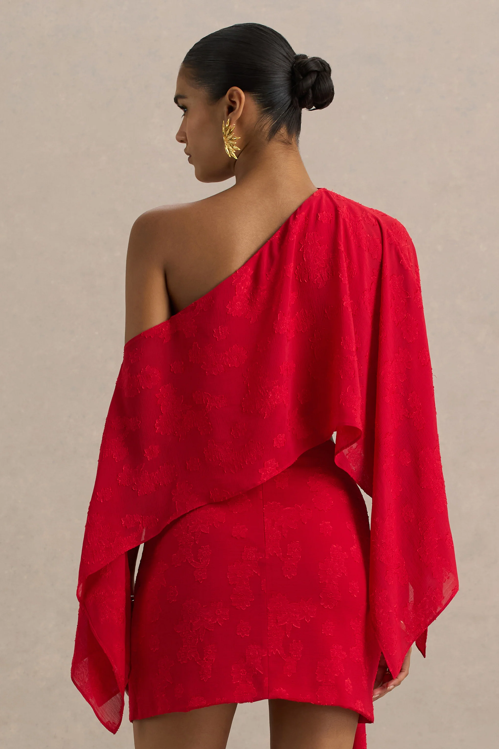 Aruba | Rotes Satin-Devoré-Crop-Top mit asymmetrischem Schnitt - Image 2