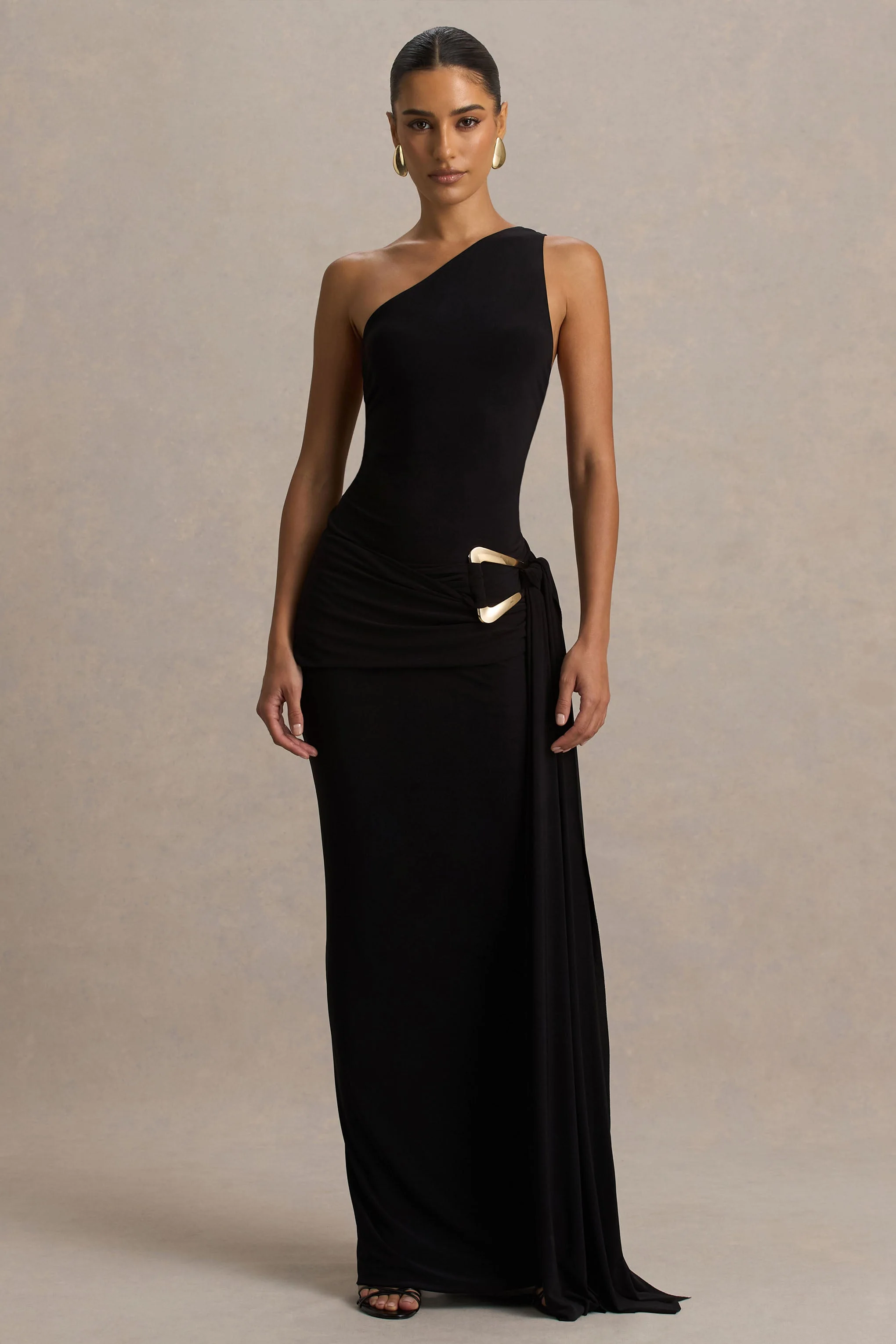 Bonnie | Schwarzes Maxikleid mit asymmetrischem Ausschnitt und offenem Rücken - Image 4