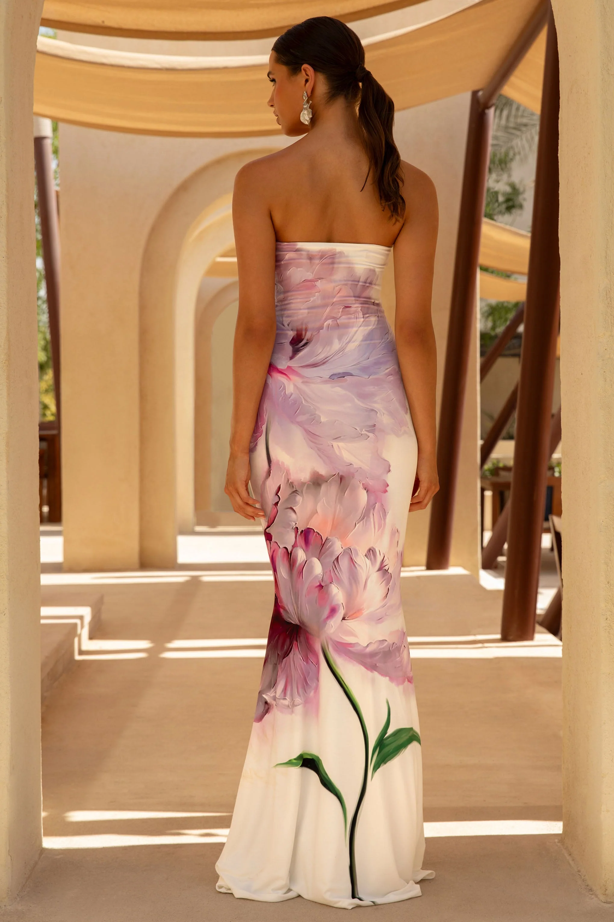Ceremony | Rosa Bandeau-Maxikleid mit Blumenmuster - Image 2