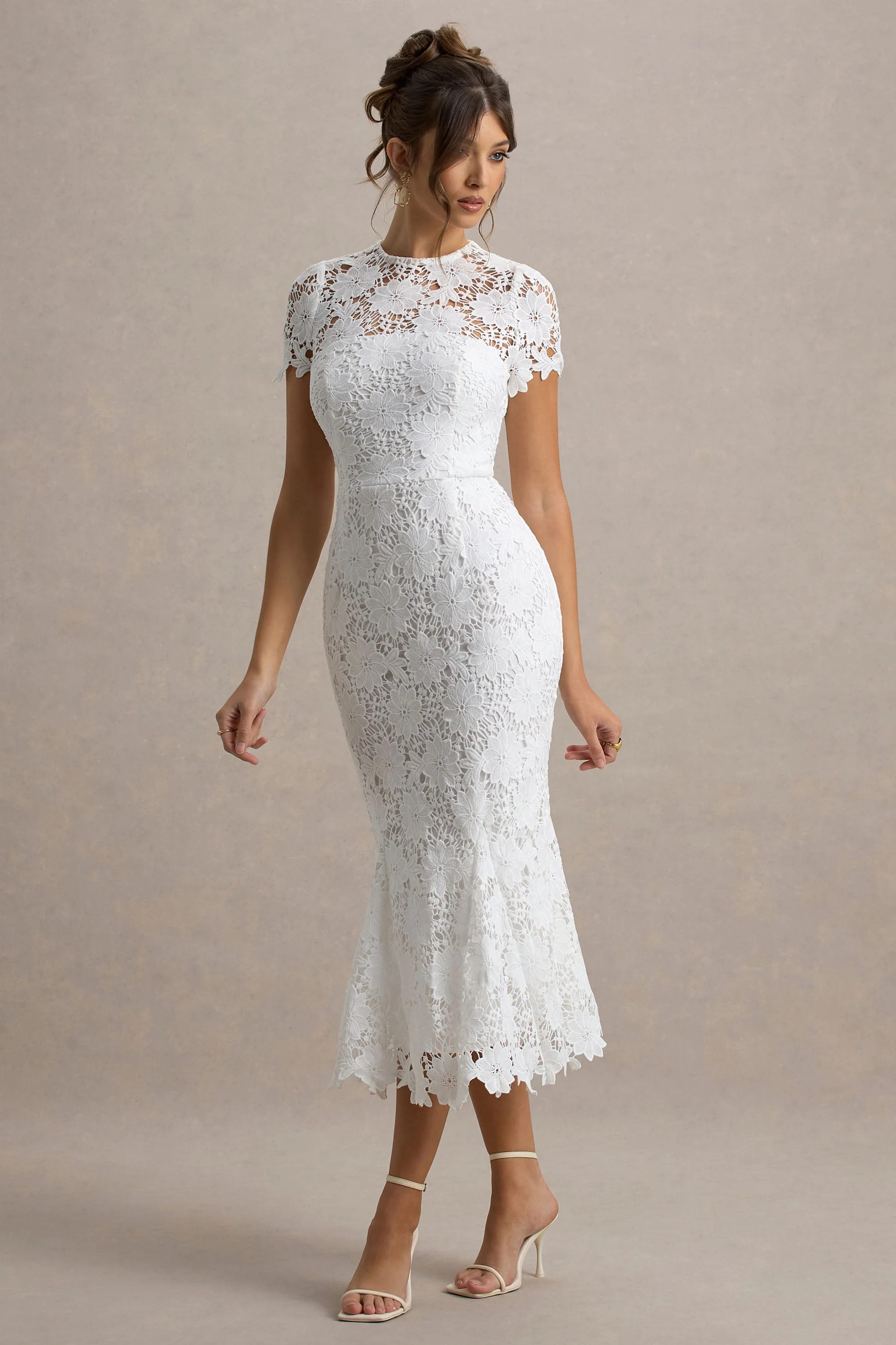 Clarissa | Weißes Midikleid aus Spitze mit kurzen Ärmeln - Image 4