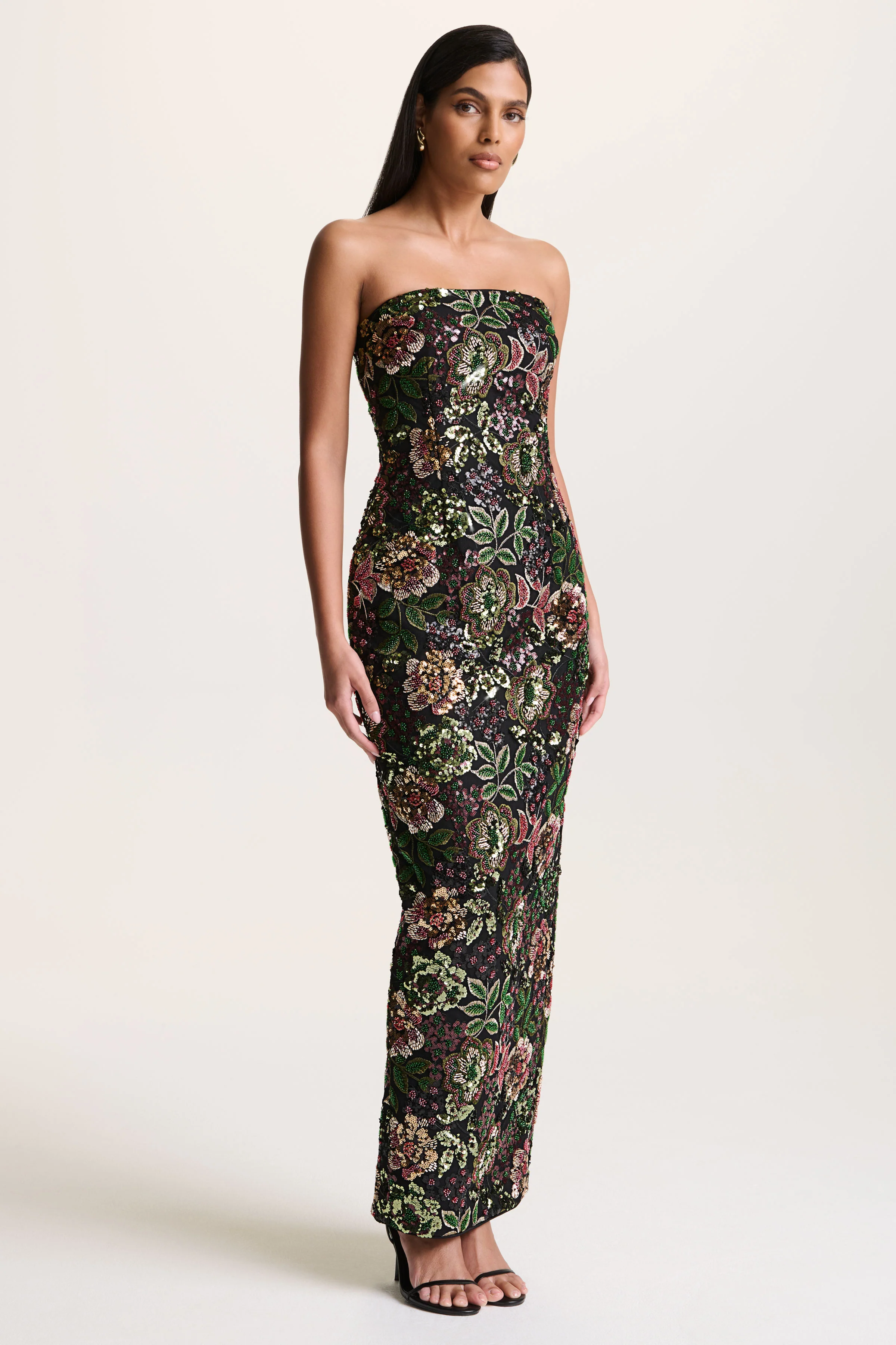 Cora | Maxikleid aus Mesh mit floraler Verzierung, Bandeau-Ausschnitt und Schal-Detail - Image 8