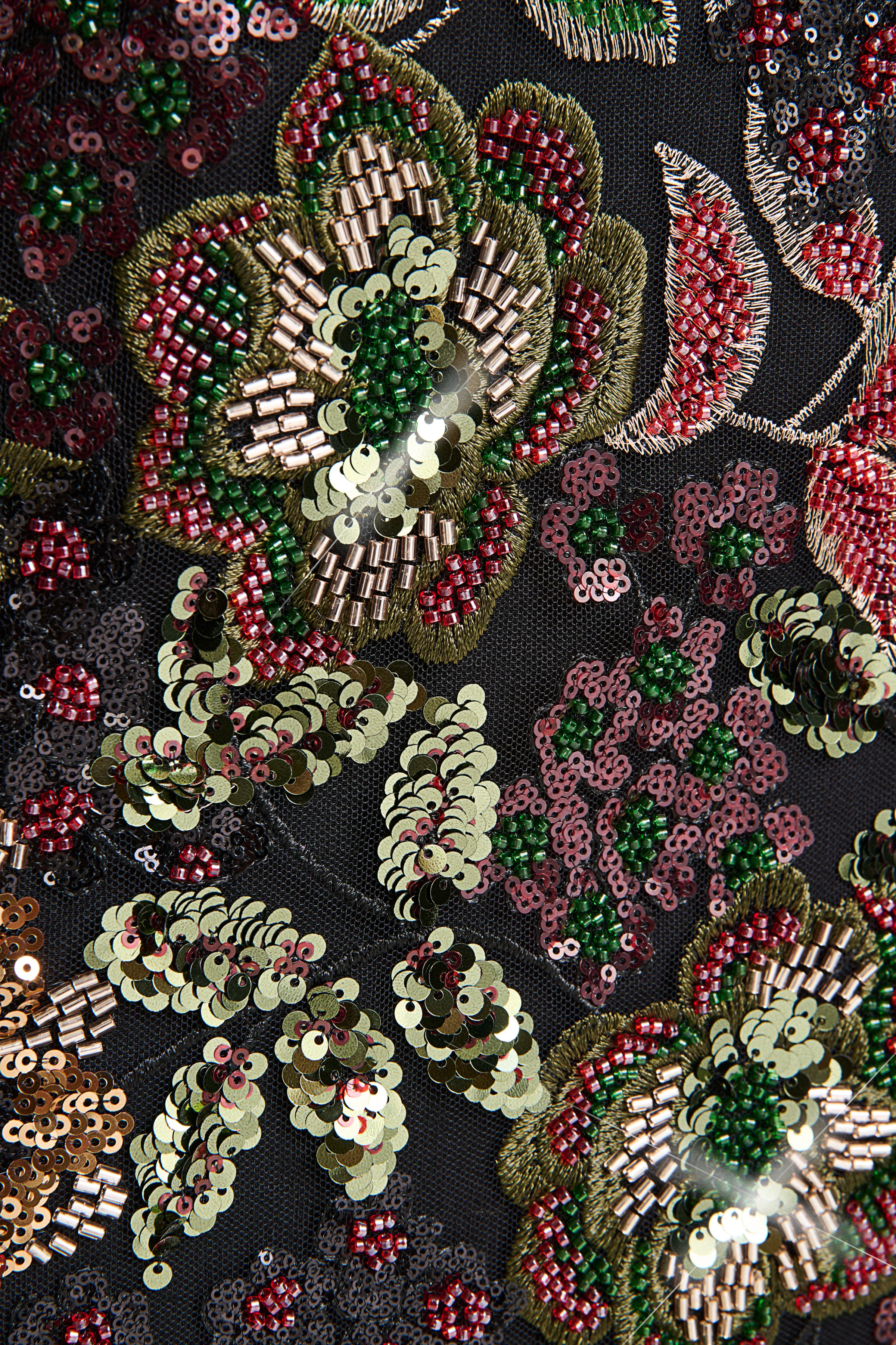 Cora | Maxikleid aus Mesh mit floraler Verzierung, Bandeau-Ausschnitt und Schal-Detail - Image 9