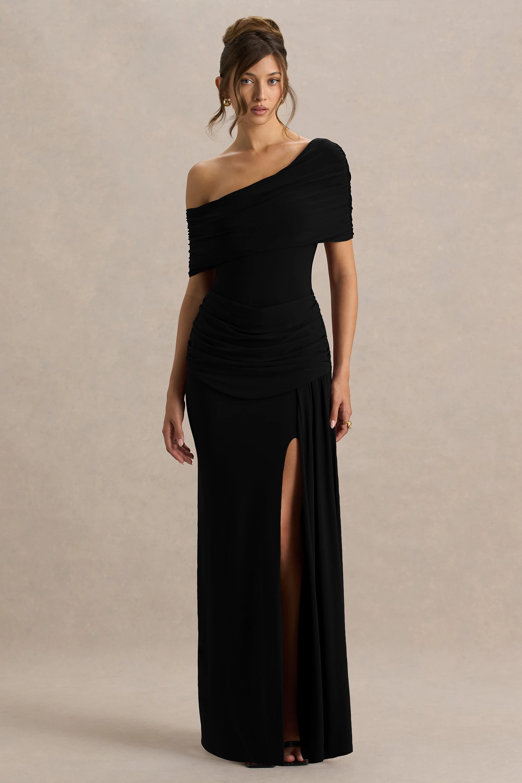 Dynasty | Schwarzes Maxikleid mit asymmetrischem Ausschnitt, Raffungen und hohem Beinschlitz - Image 3