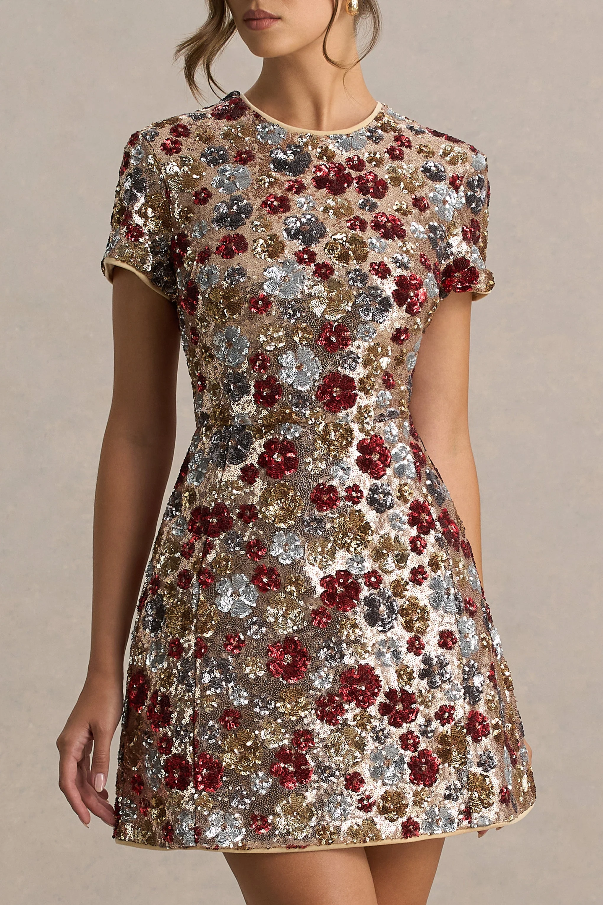 Eira | Rosafarbenes Minikleid mit Blumenmuster, Pailletten und Rundhalsausschnitt - Image 3