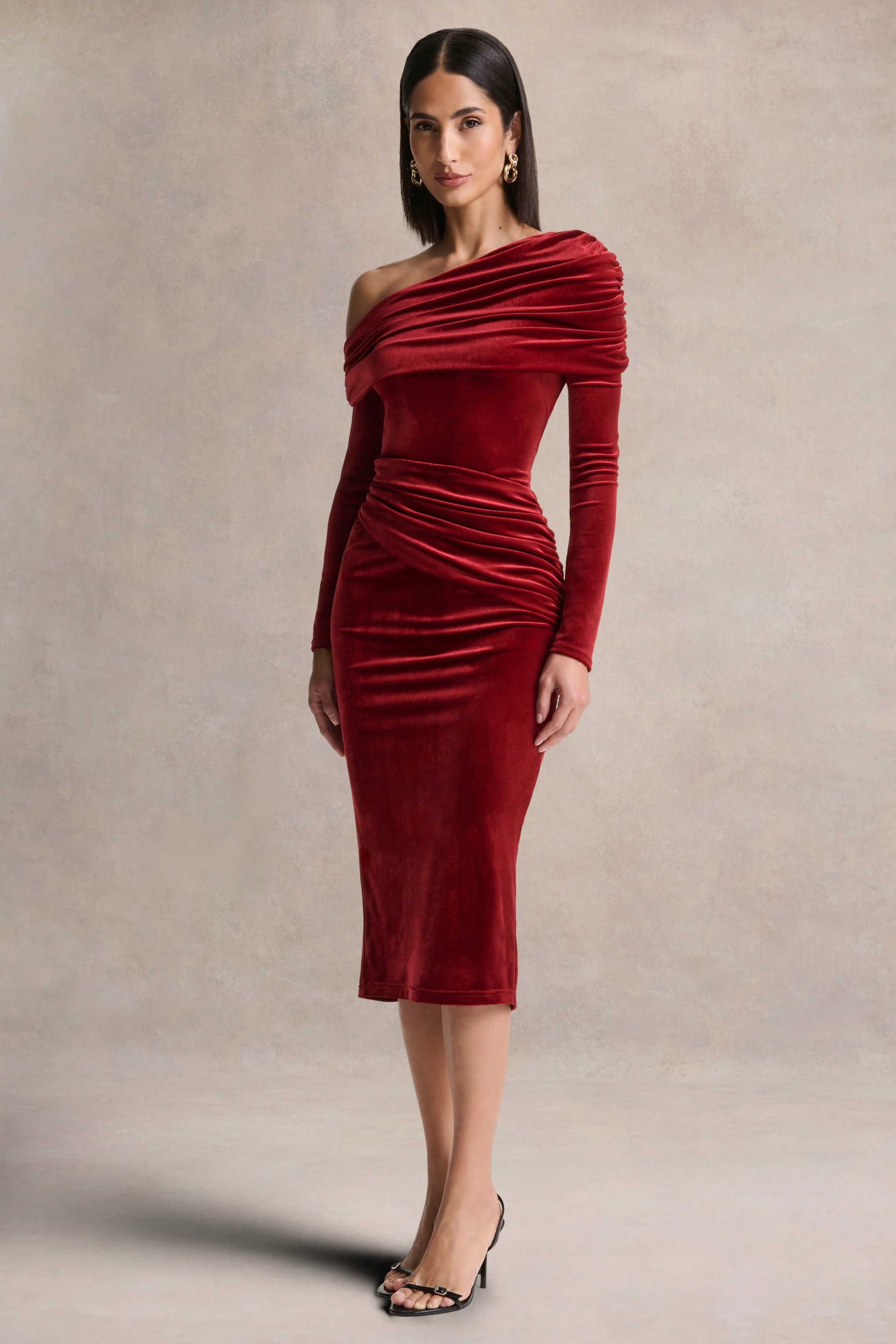 Eirene | Rotes Samt-Midikleid mit asymmetrischem Ausschnitt - Image 7