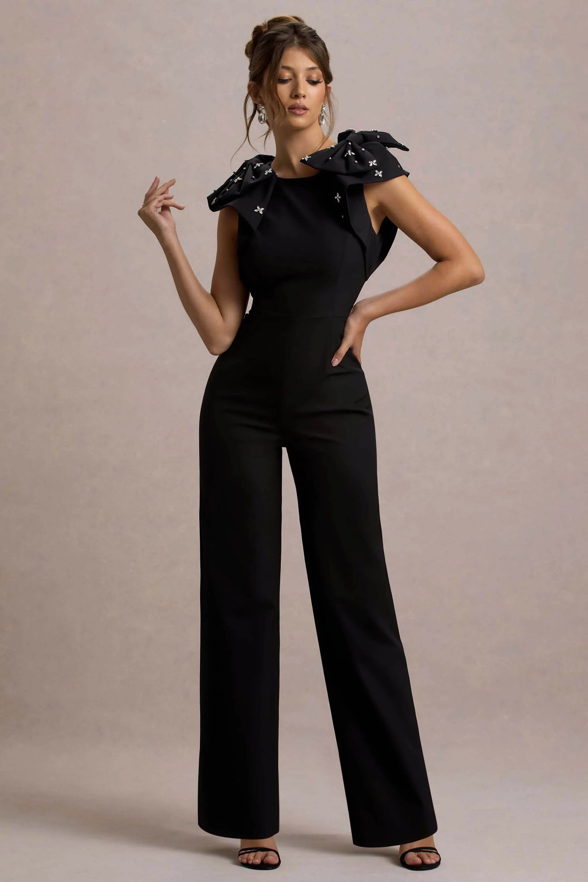 Elma | Schwarzer Jumpsuit mit geradem Bein und verzierten Schleifen. - Image 3