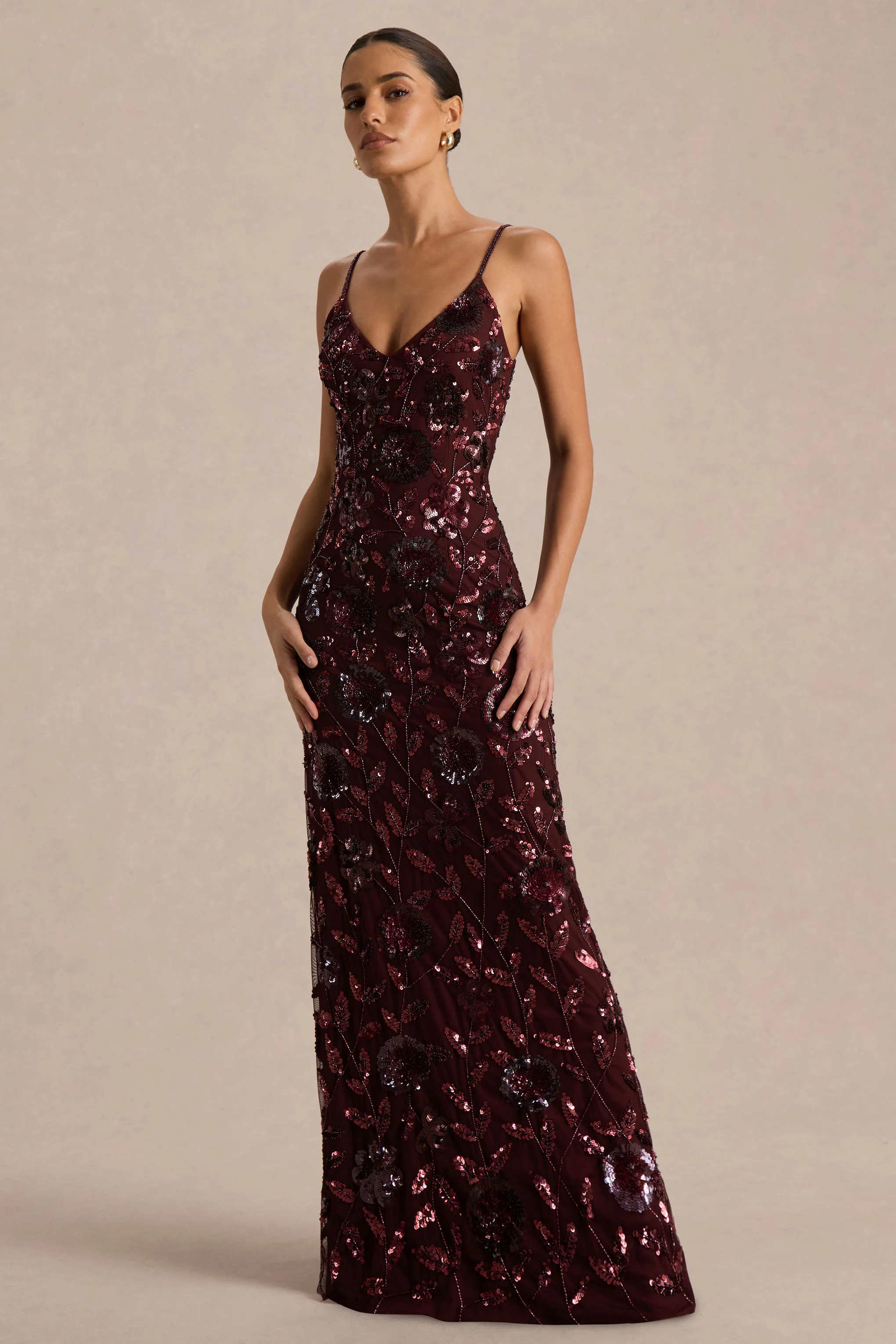 Gemini | Burgunderrotes Maxikleid mit floralen Pailletten-Verzierungen und Spaghettiträgern - Image 5