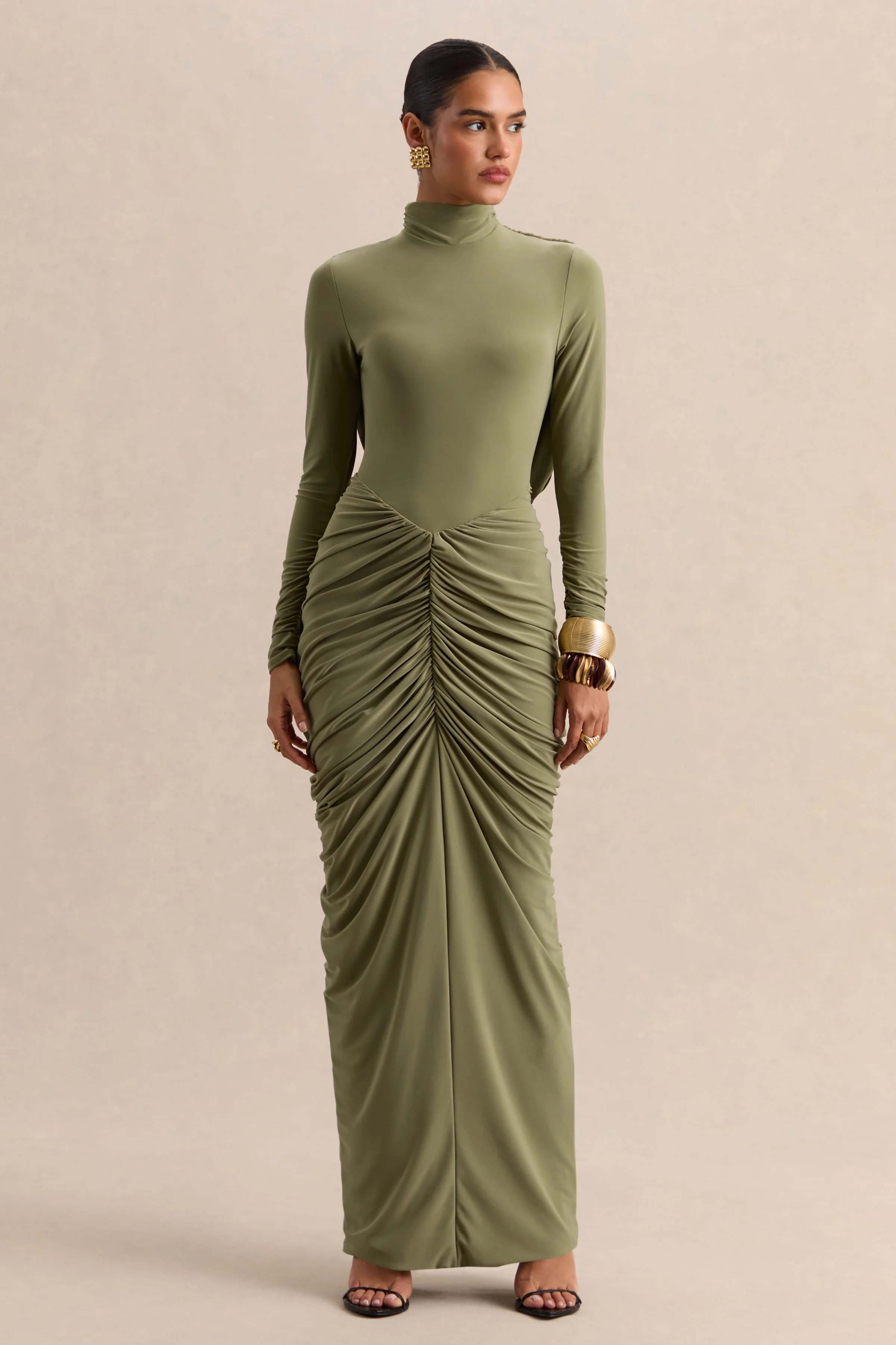 Harmona | Olivfarbenes Maxikleid mit hohem Ausschnitt sowie gerafften und drapierten Details - Image 6