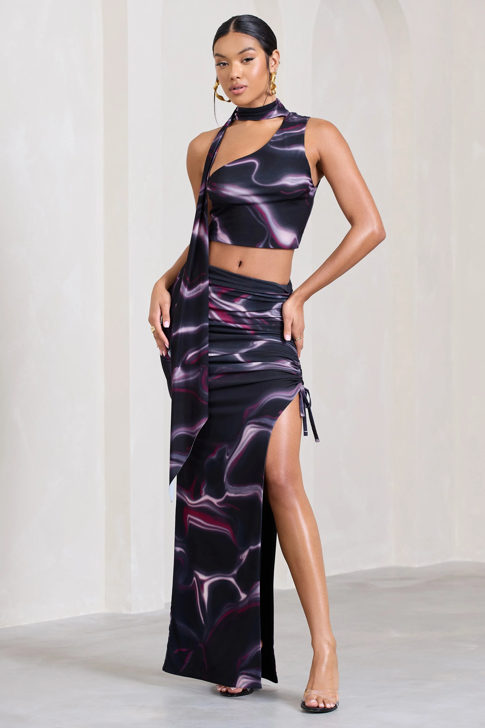 In The Air | Schwarzer bedruckter asymmetrischer Maxirock mit geraffter hoher Taille - Image 7