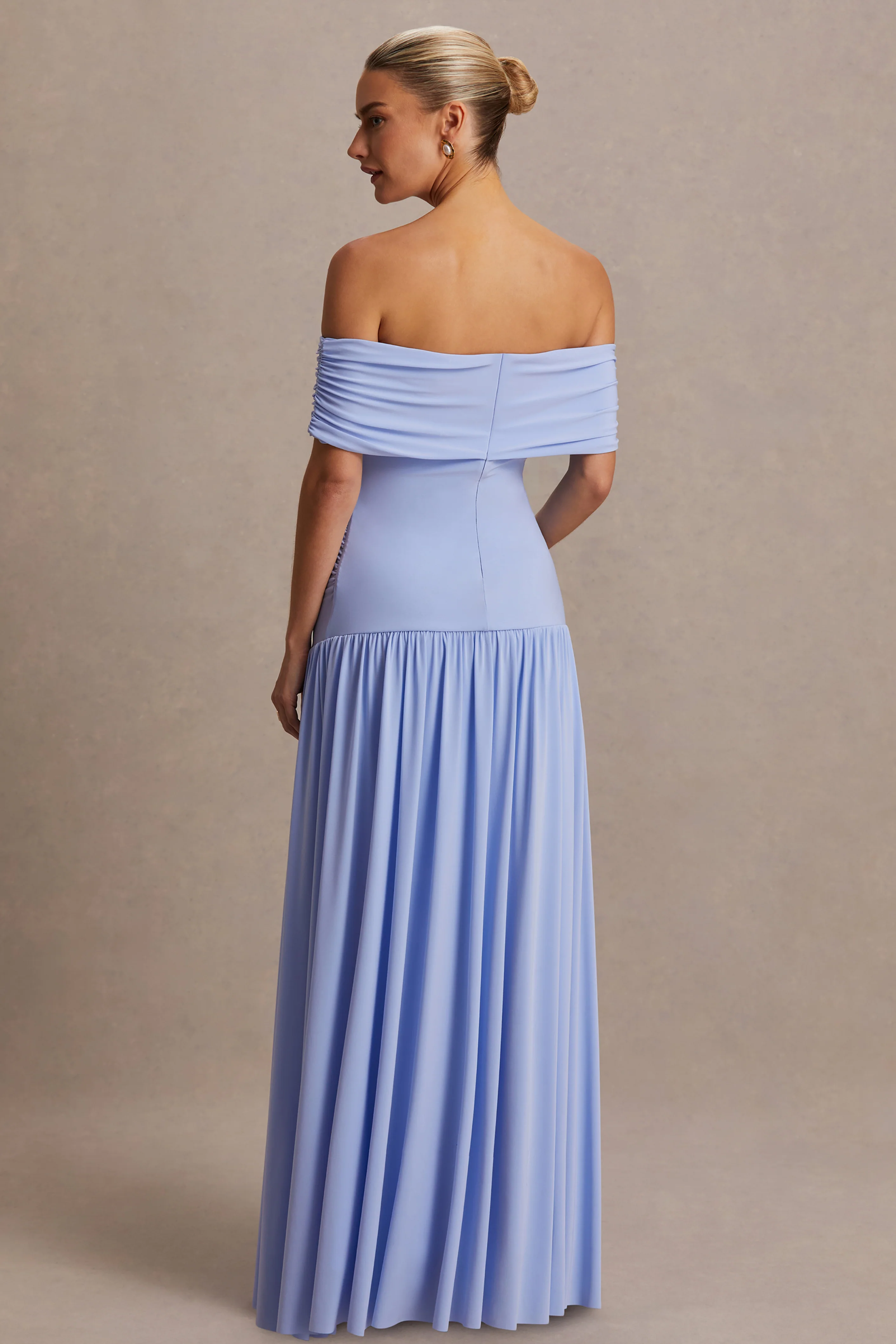 Juliette | Puderblaues Umstands-Maxikleid mit Bardot-Ausschnitt und Tiefer Taille - Image 2