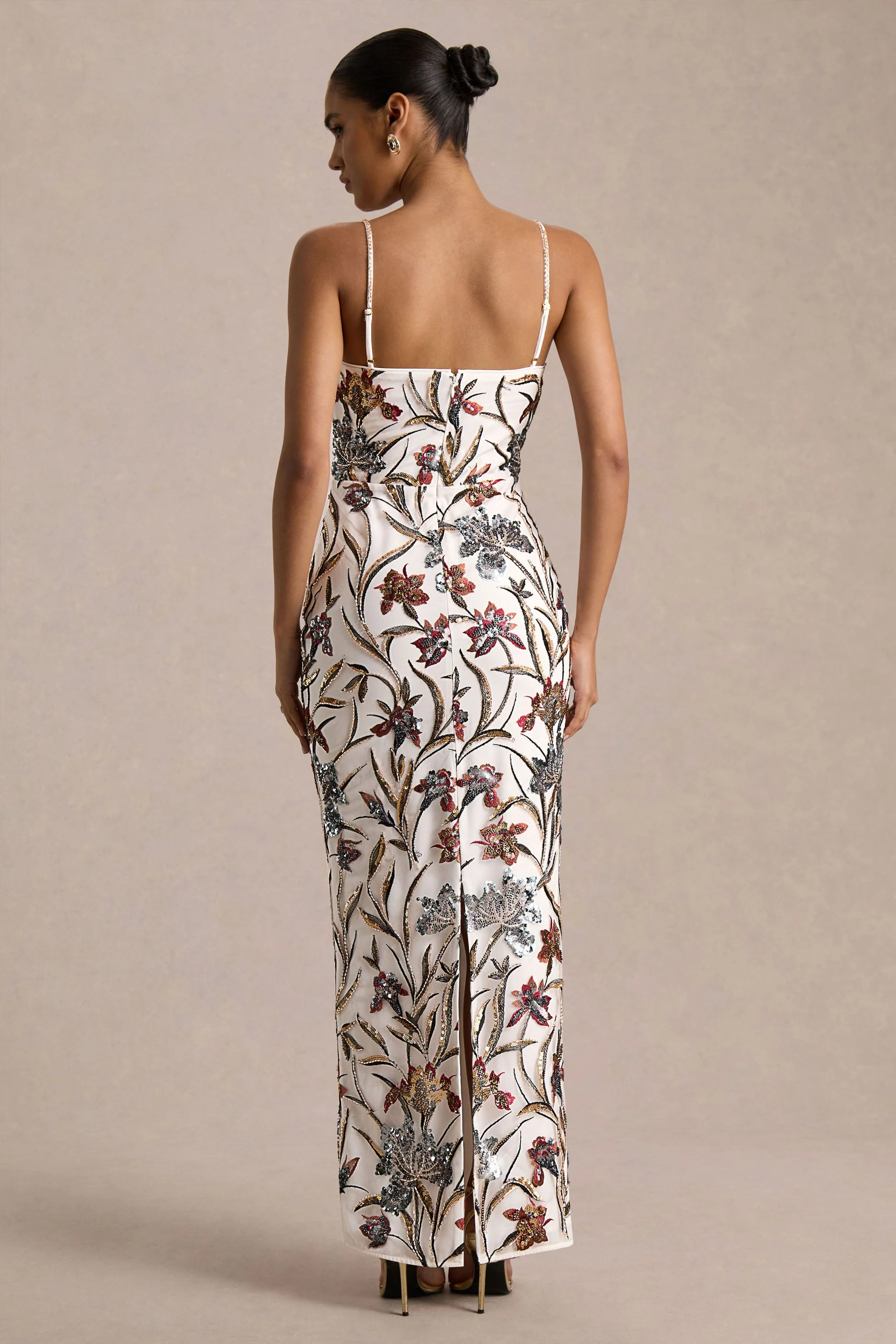 Kyle | Cremefarbenes Maxikleid mit Blumenverzierung und eckigem Ausschnitt - Image 5