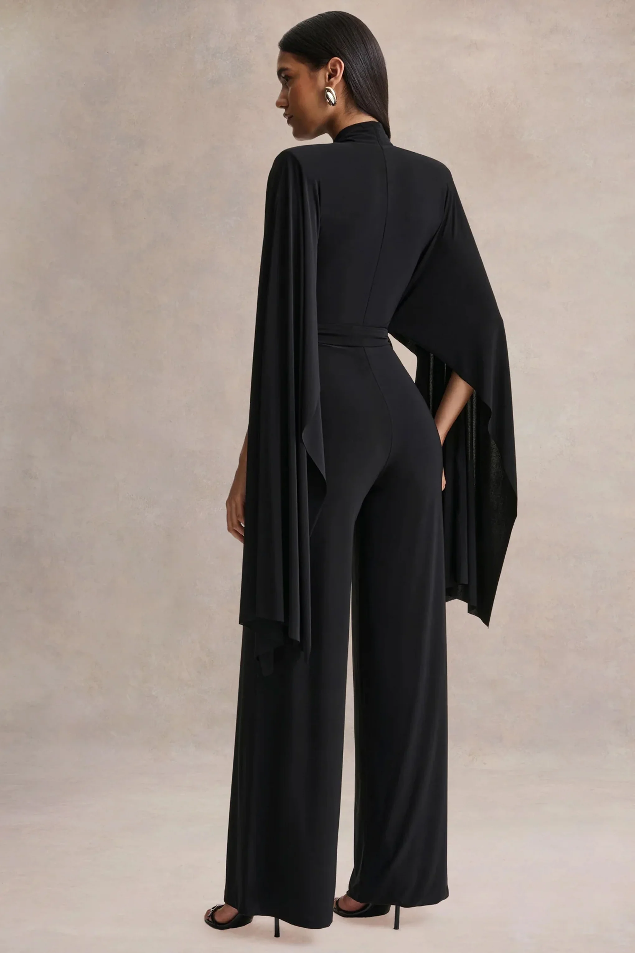 Laurina | Schwarzer Jumpsuit mit tiefem V-Ausschnitt - Image 2