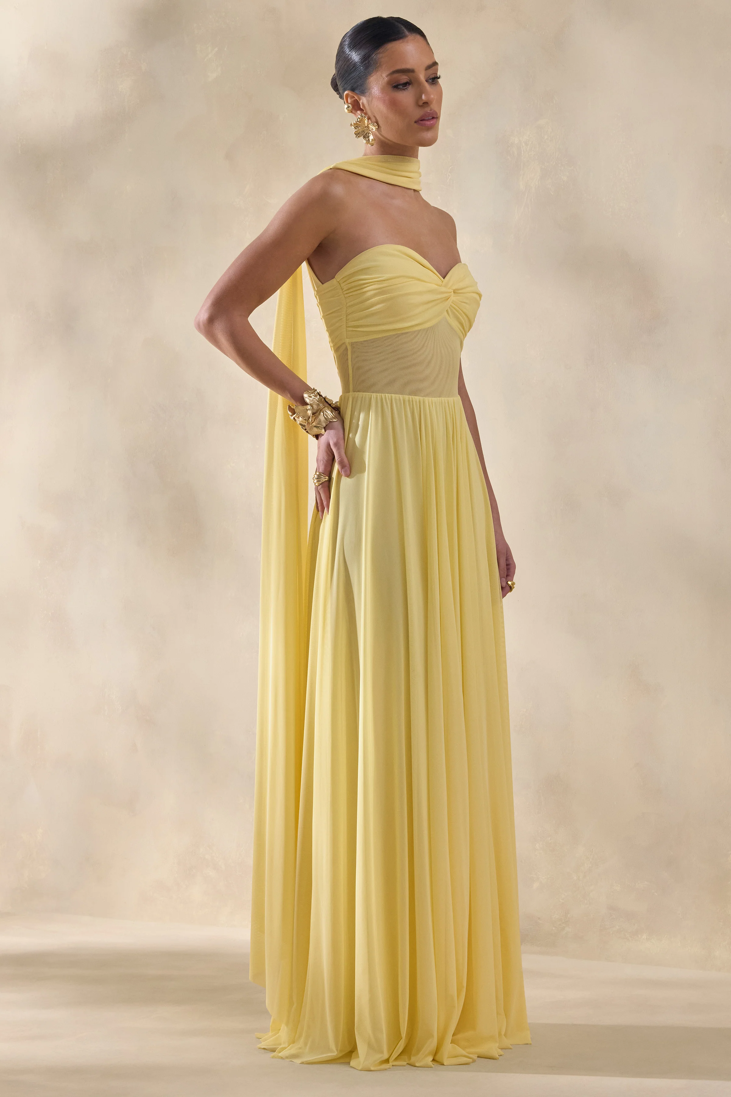 Lyvoria | Zitronengelbes Bandeau Maxikleid mit Mesh Detail und Schal Detail - Image 5