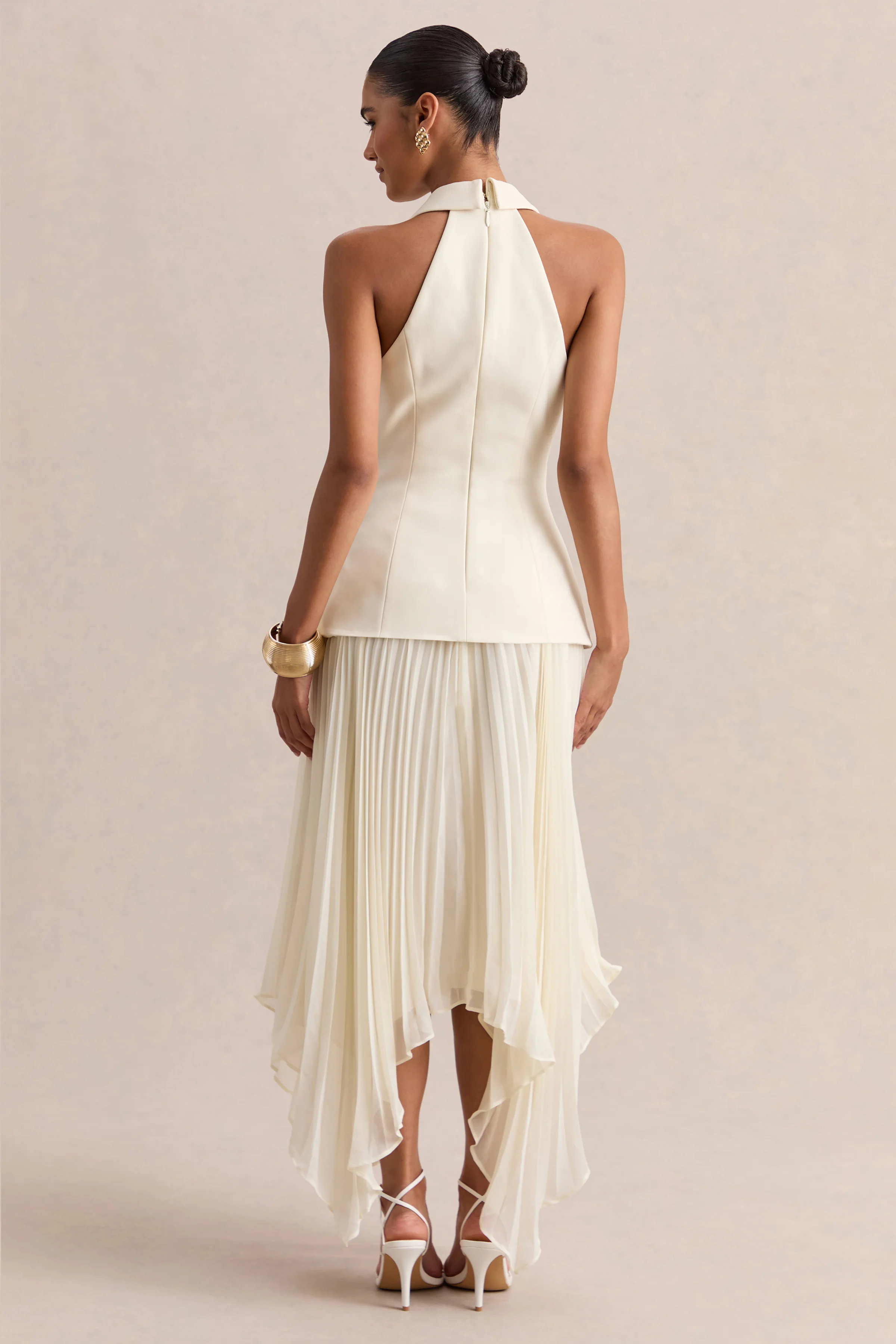Marvelle | Cremefarbenes Maxikleid mit tiefem Ausschnitt und Hanky-Saum - Image 2