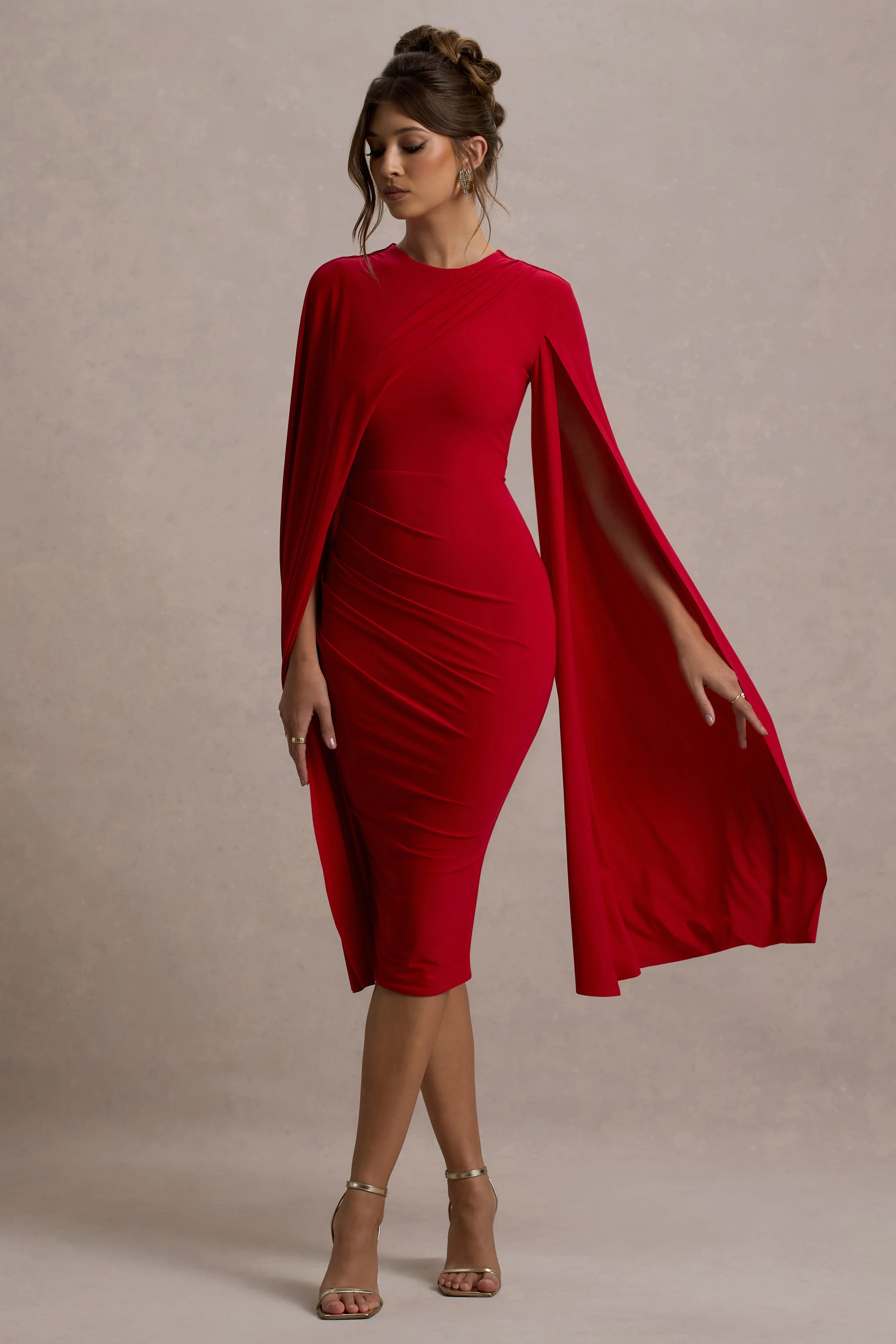 Marysol | Rotes Midikleid mit asymmetrischem Cape - Image 3