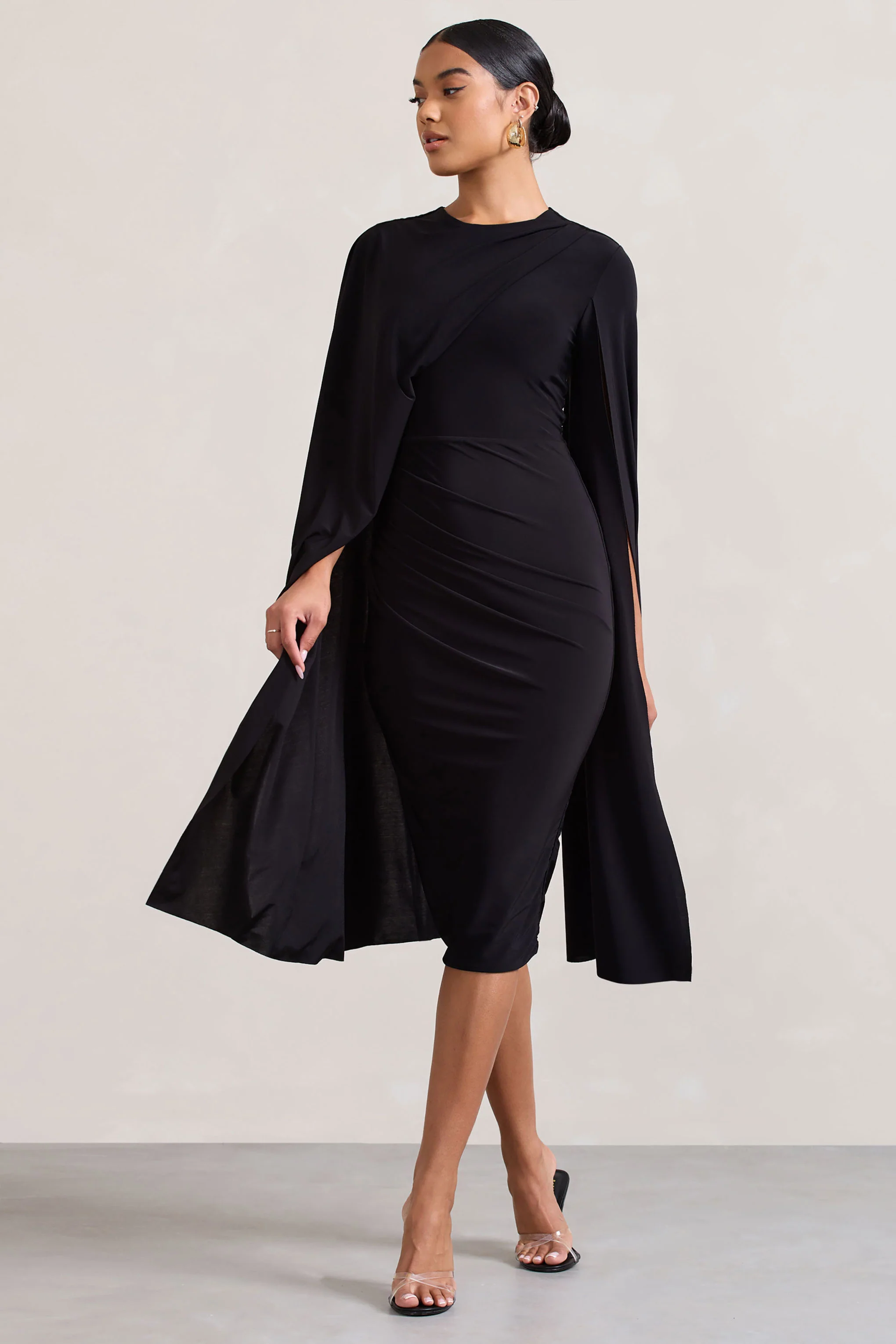 Marysol | Schwarzes asymmetrisches Cape-Midikleid - Image 5