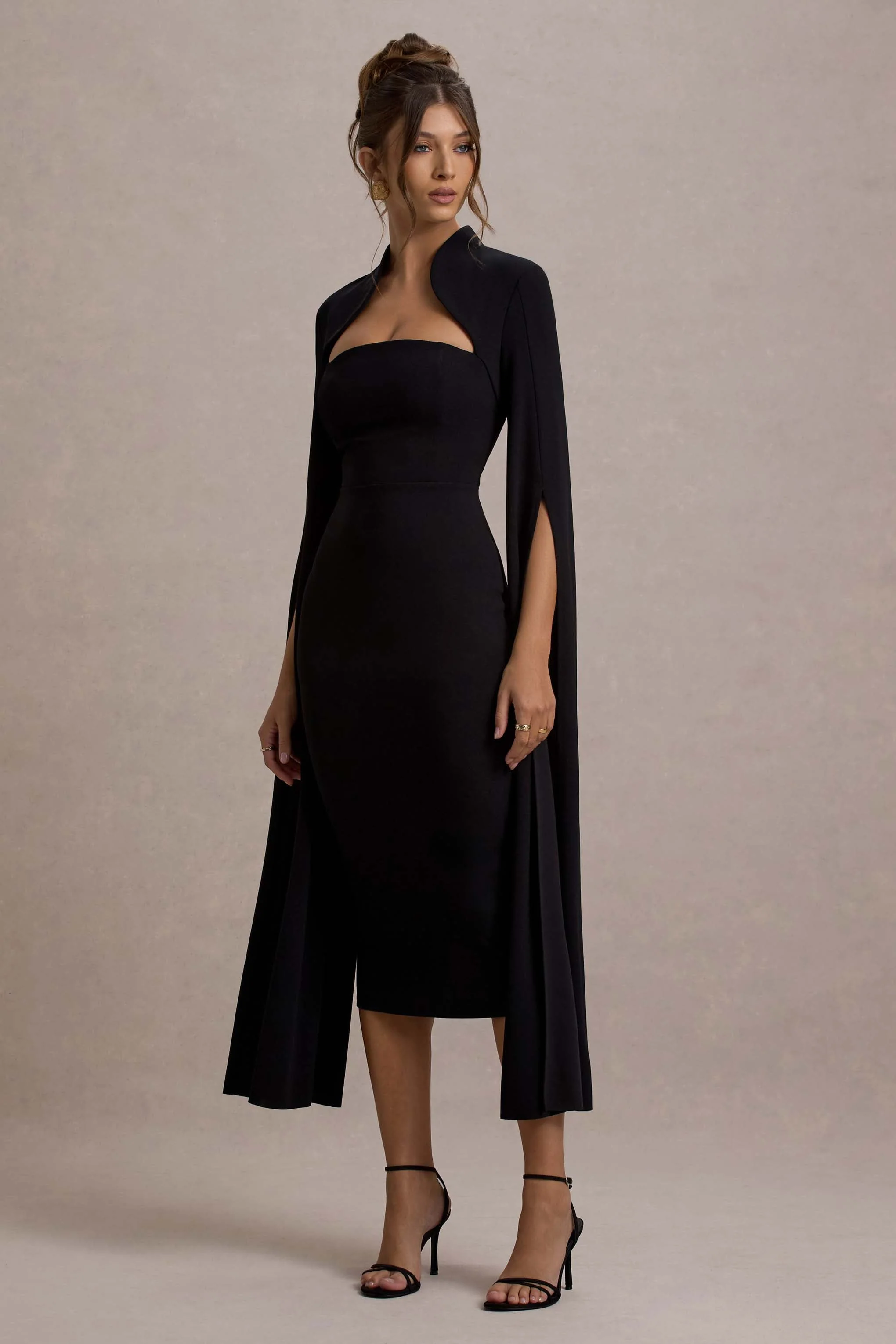 Linden | Schwarzes Maxikleid mit eckigem Ausschnitt, drapiertem Wickeldesign und langen Ärmeln - Image 5