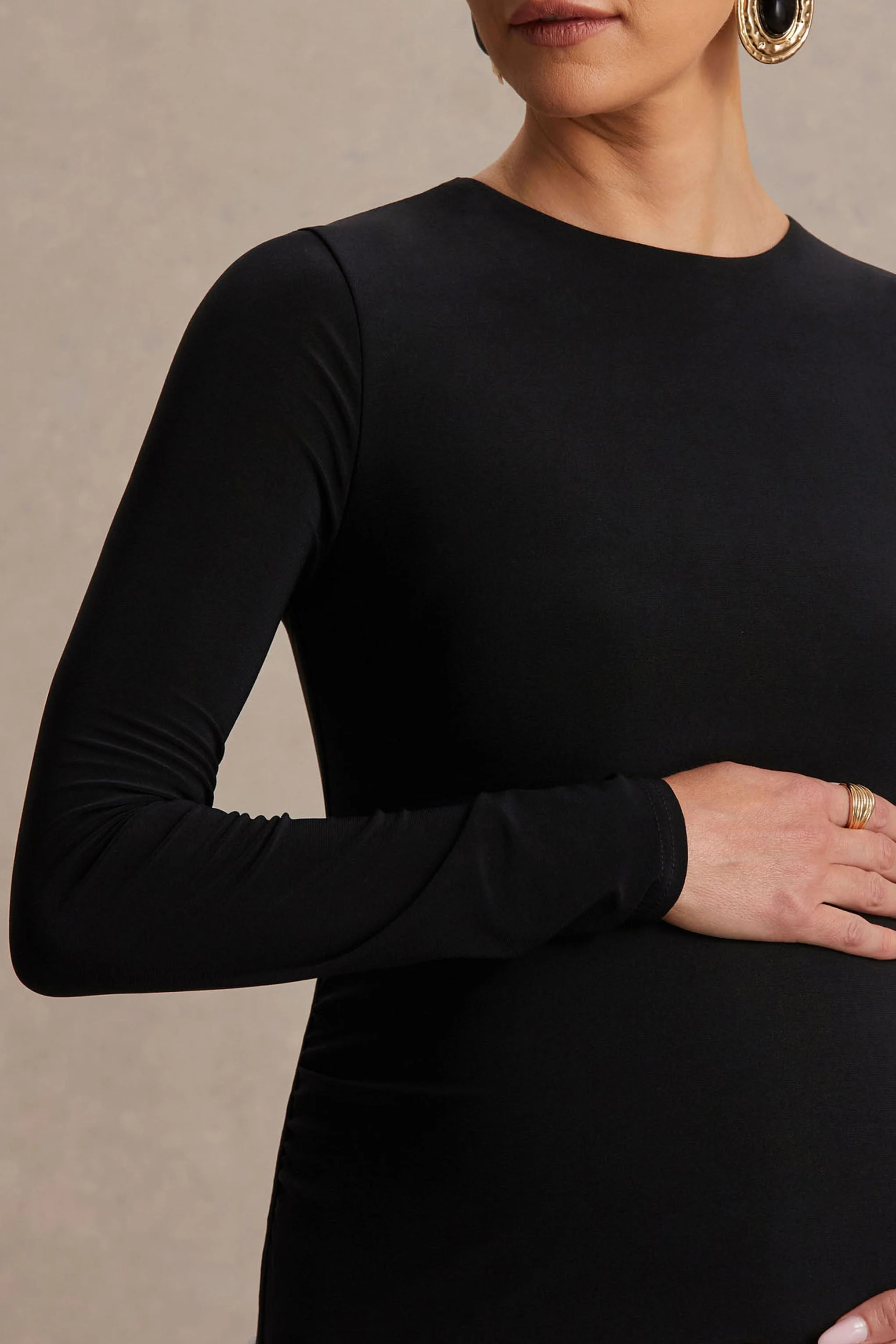 Monroe | Schwarz-weißes Maxikleid mit Rundhalsausschnitt und tiefer Taille - Image 5