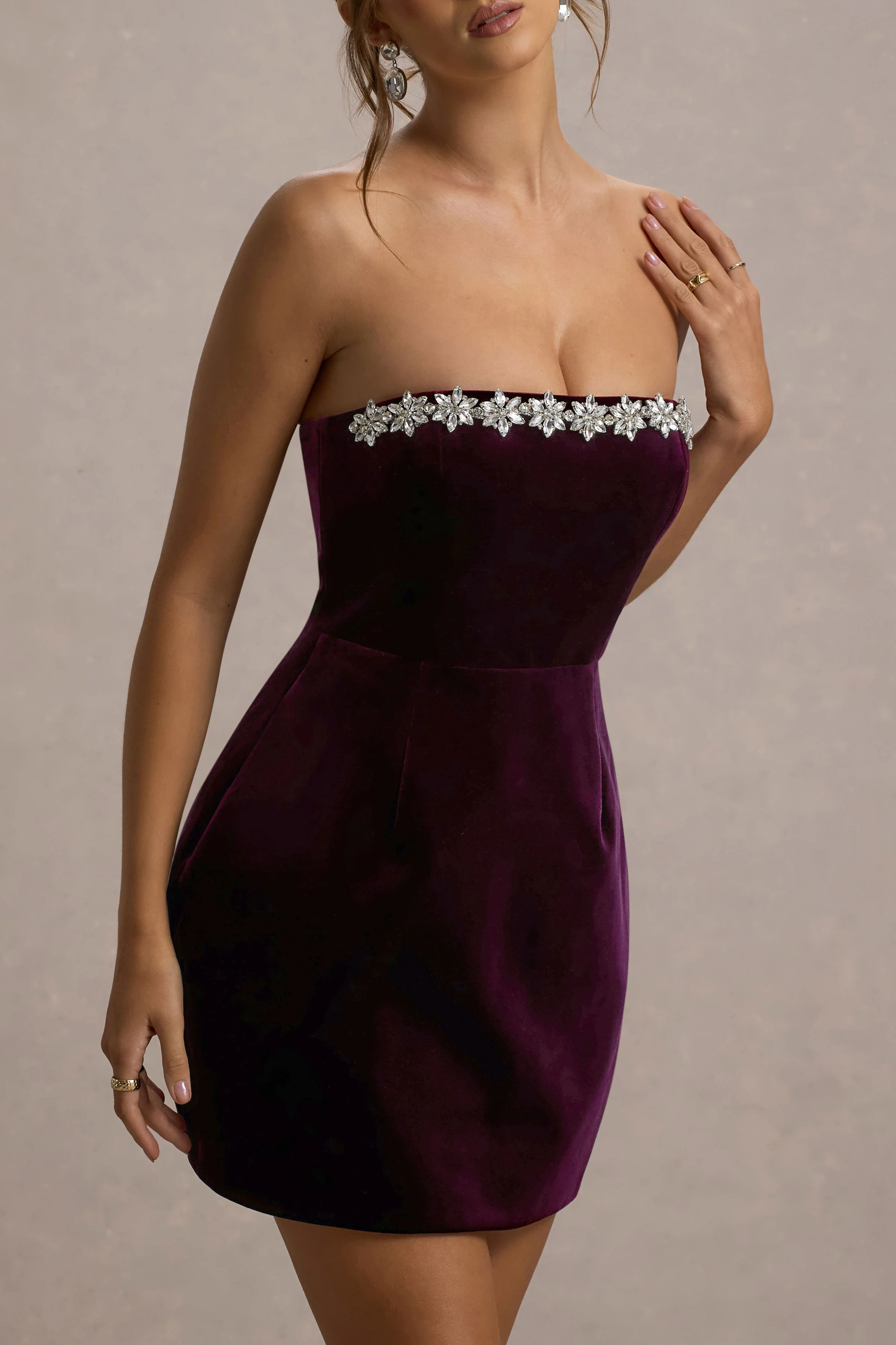 Naia | Port Velvet Verziertes Bandeau-Minikleid - Image 3