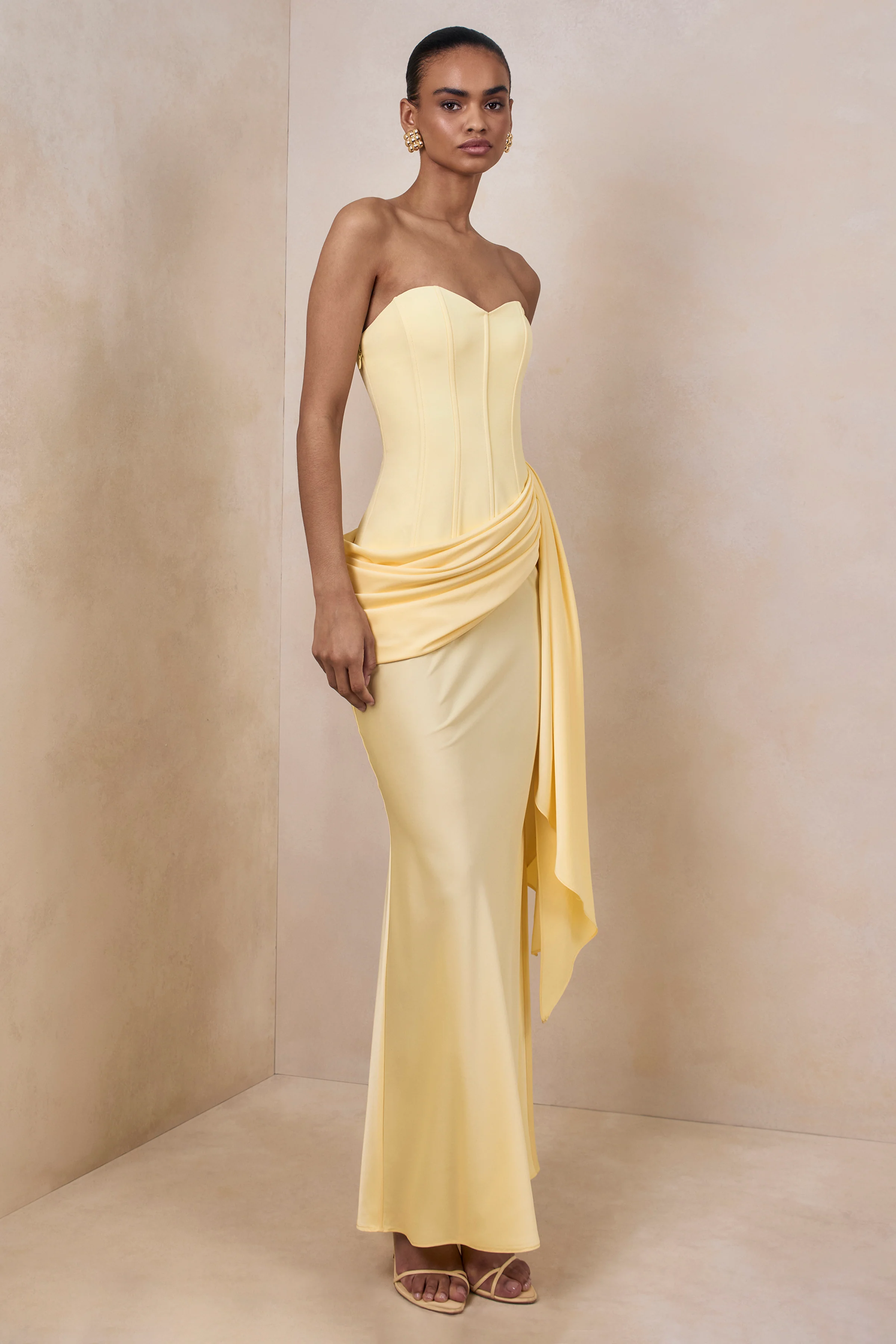 Nalira | Zitronengelbes Bandeau-Maxikleid aus Crêpe mit drapiertem Satinrock - Image 5