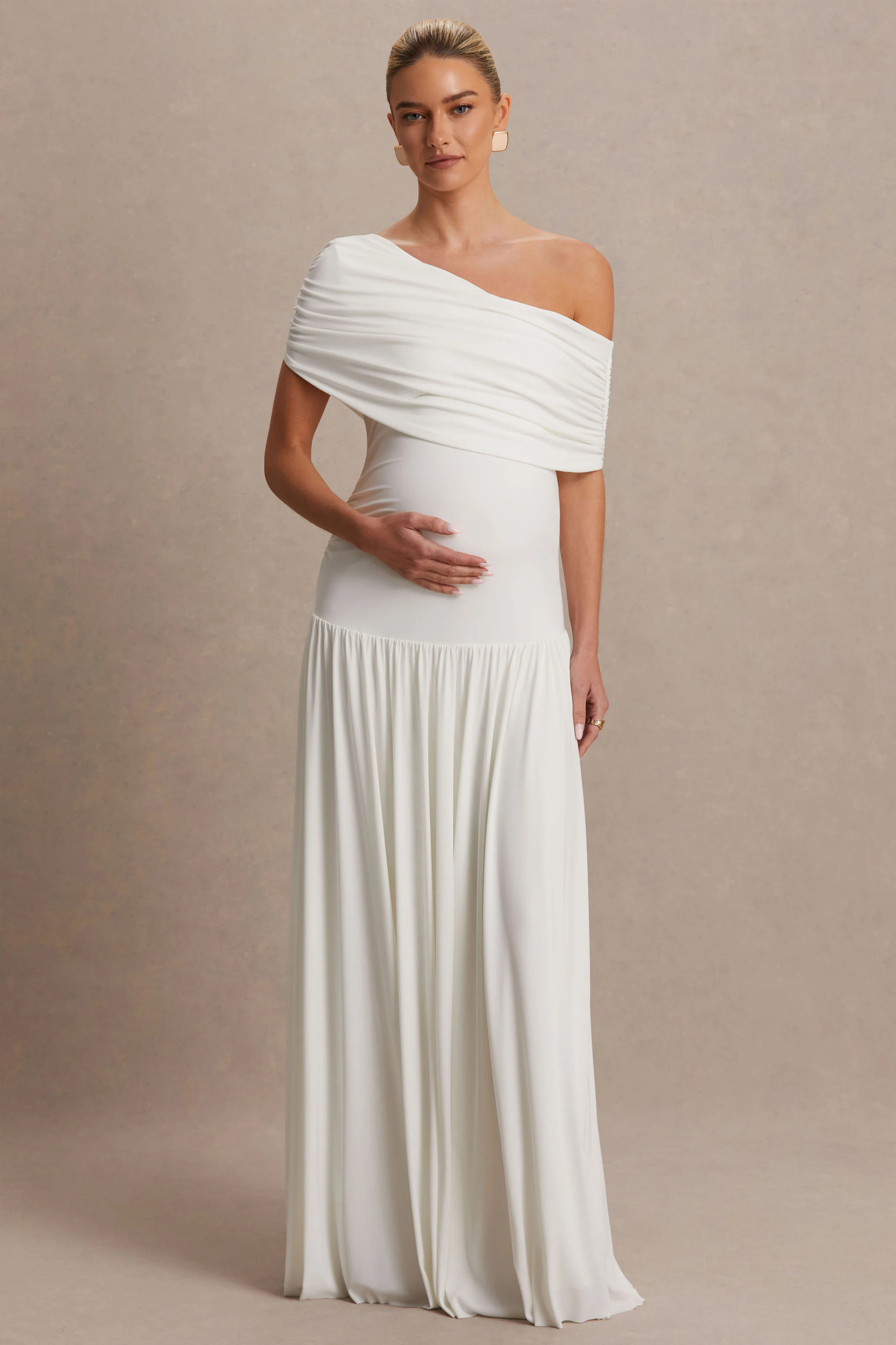 Noah | Weißes Umstands-Maxikleid mit asymmetrischem Ausschnitt und tiefer Taille - Image 4