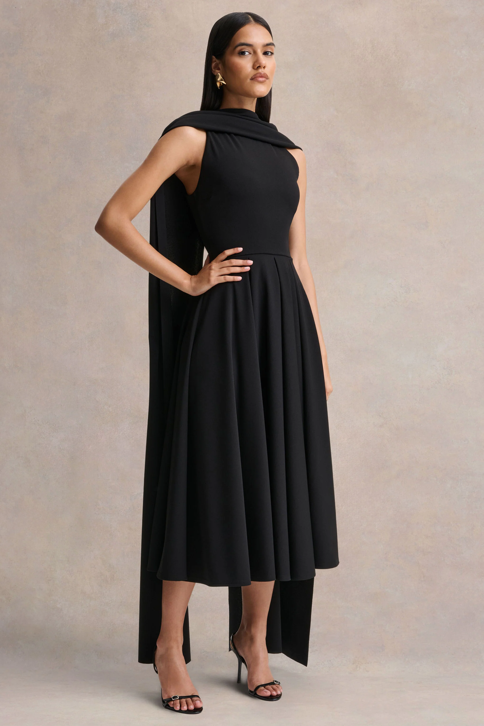 Nova | Schwarzes Midikleid mit hohem Ausschnitt und Cape-Ärmeln - Image 5