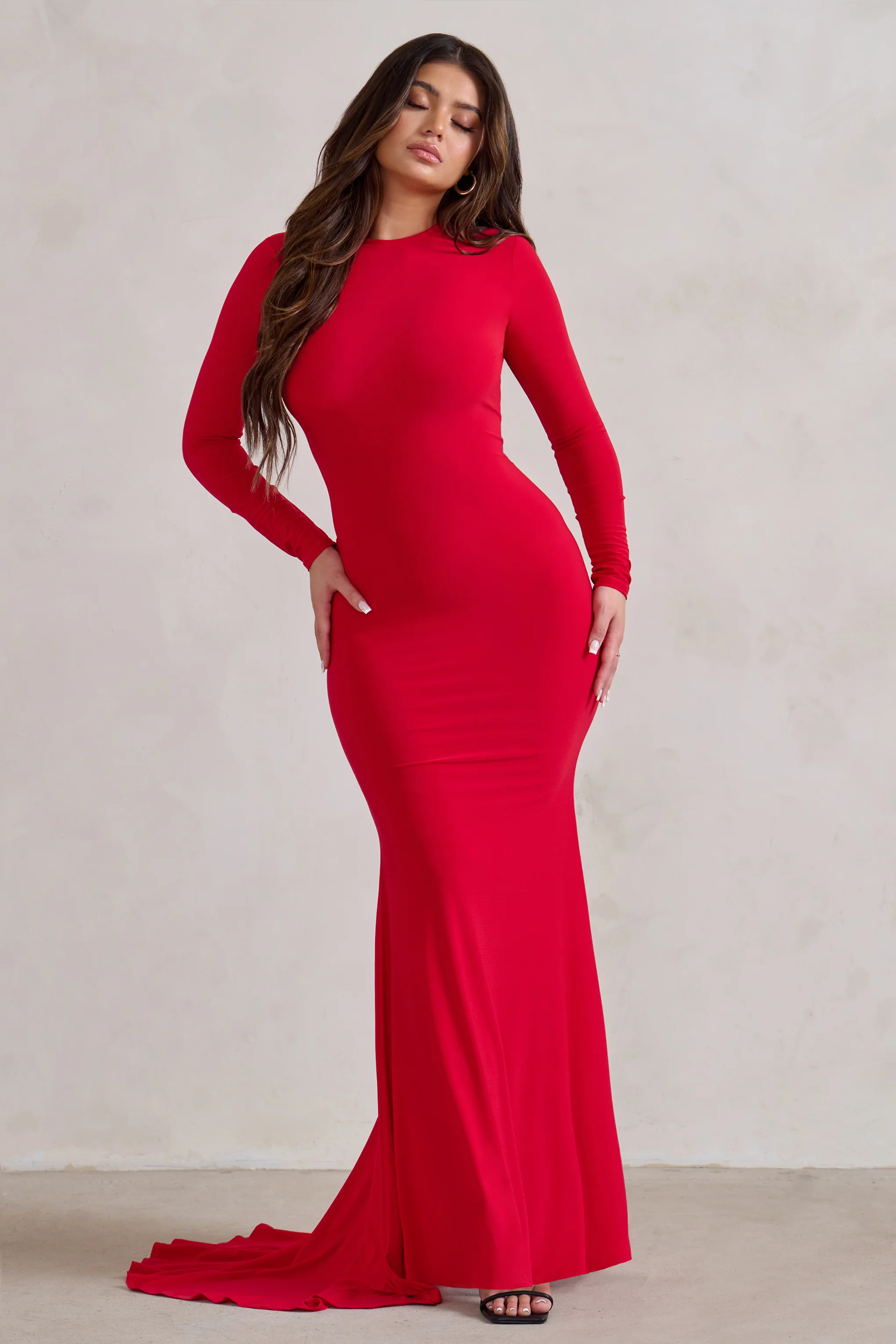 One Step Ahead | Rotes Maxikleid mit langen Ärmeln und offenem Rücken - Image 4