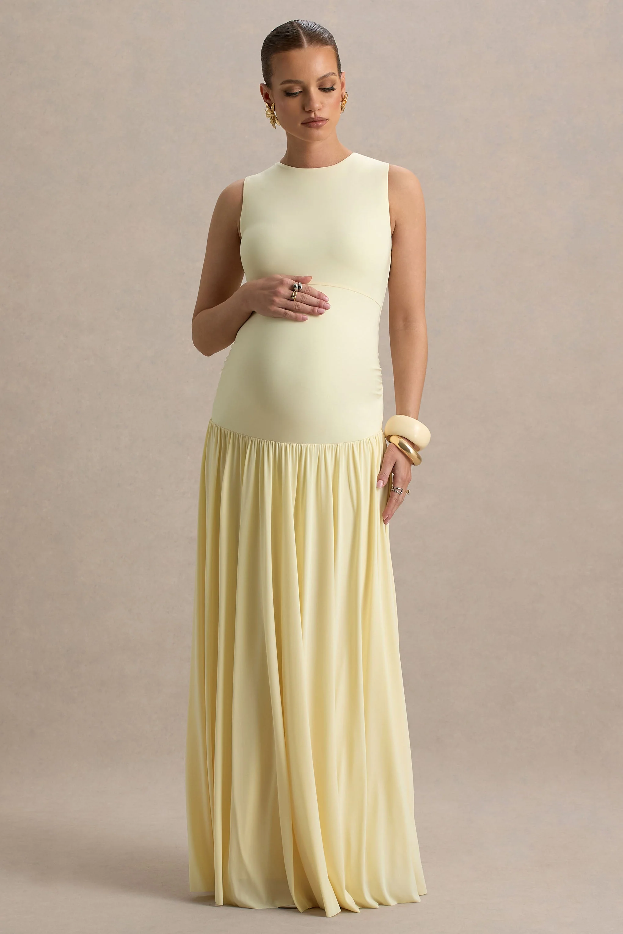 Outline | Zitronengelbes Umstands-Maxikleid mit Rundhalsausschnitt und drapiertem Rock - Image 5