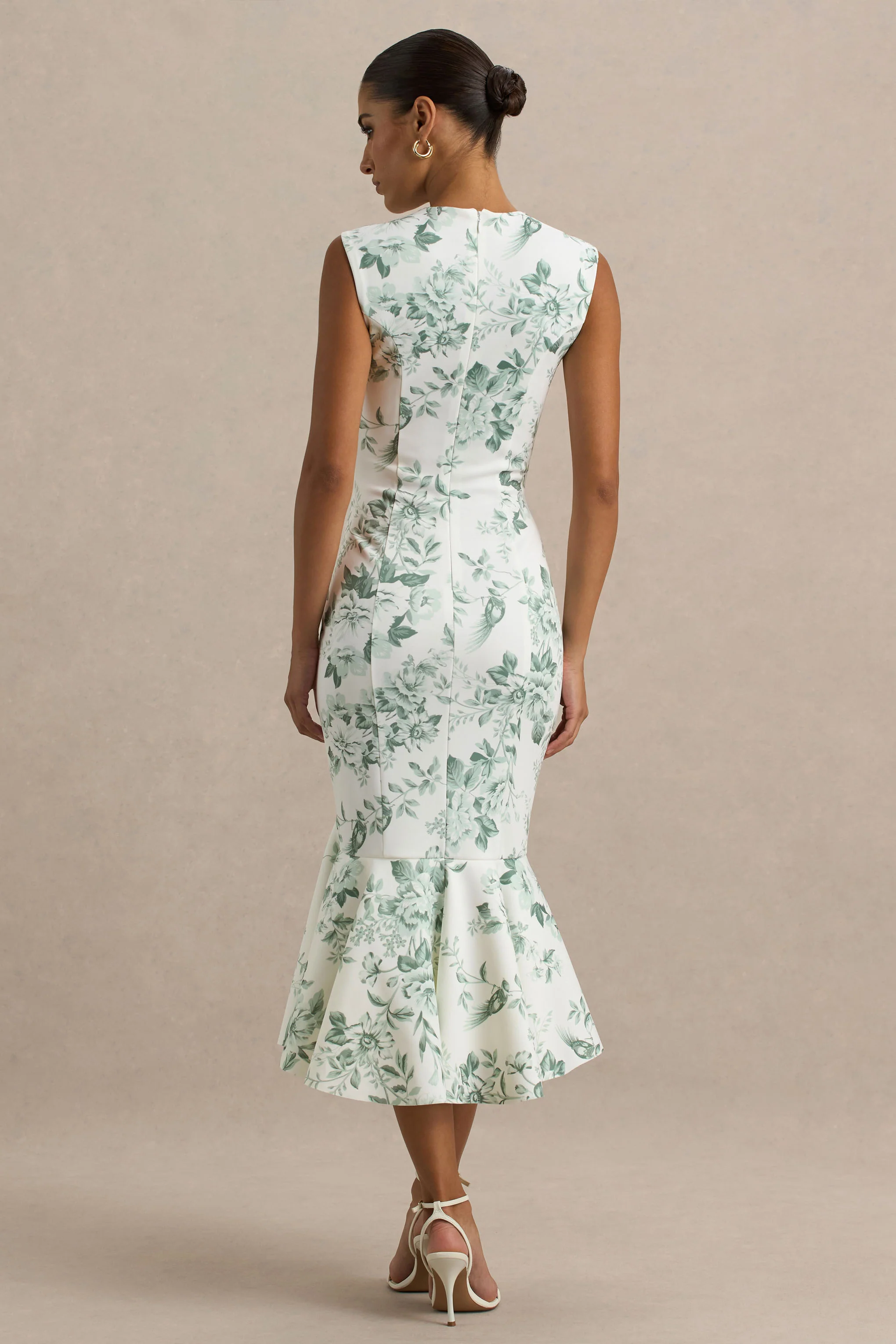 Priceless | Grünes Midikleid mit Porzellan-Print, hohem Kragen und Fischschwanz-Saum - Image 2