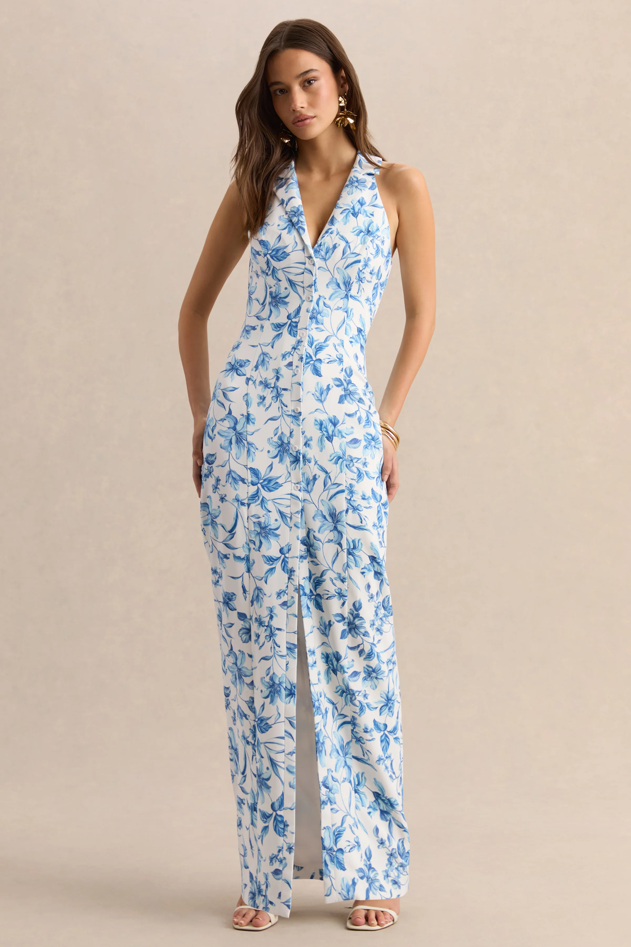 Quinn | Maxikleid mit blauem Porzellanprint und tiefem Ausschnitt - Image 4