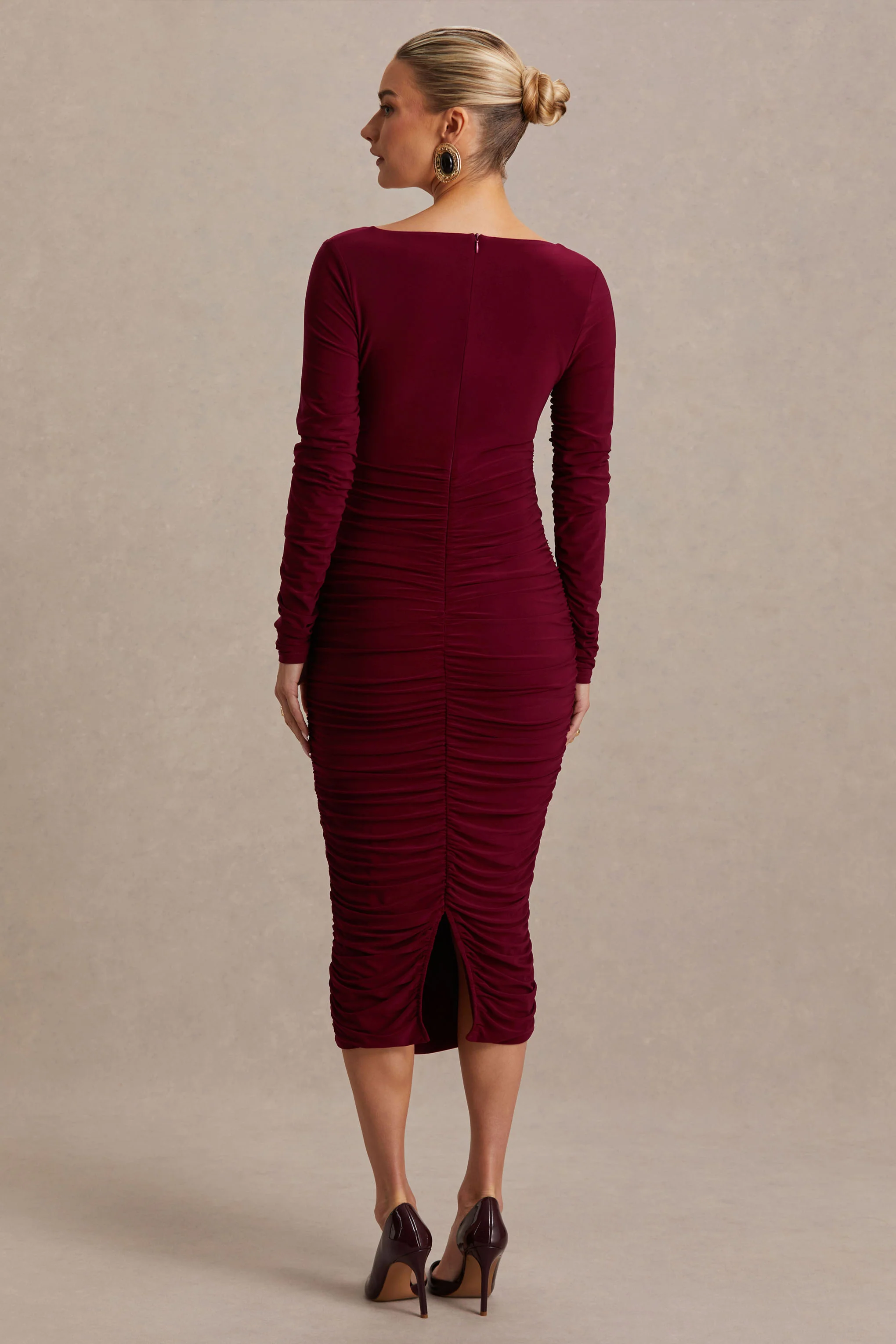 Saffron | Beerenfarbenes Umstands-Midikleid mit Rundhalsausschnitt - Image 2