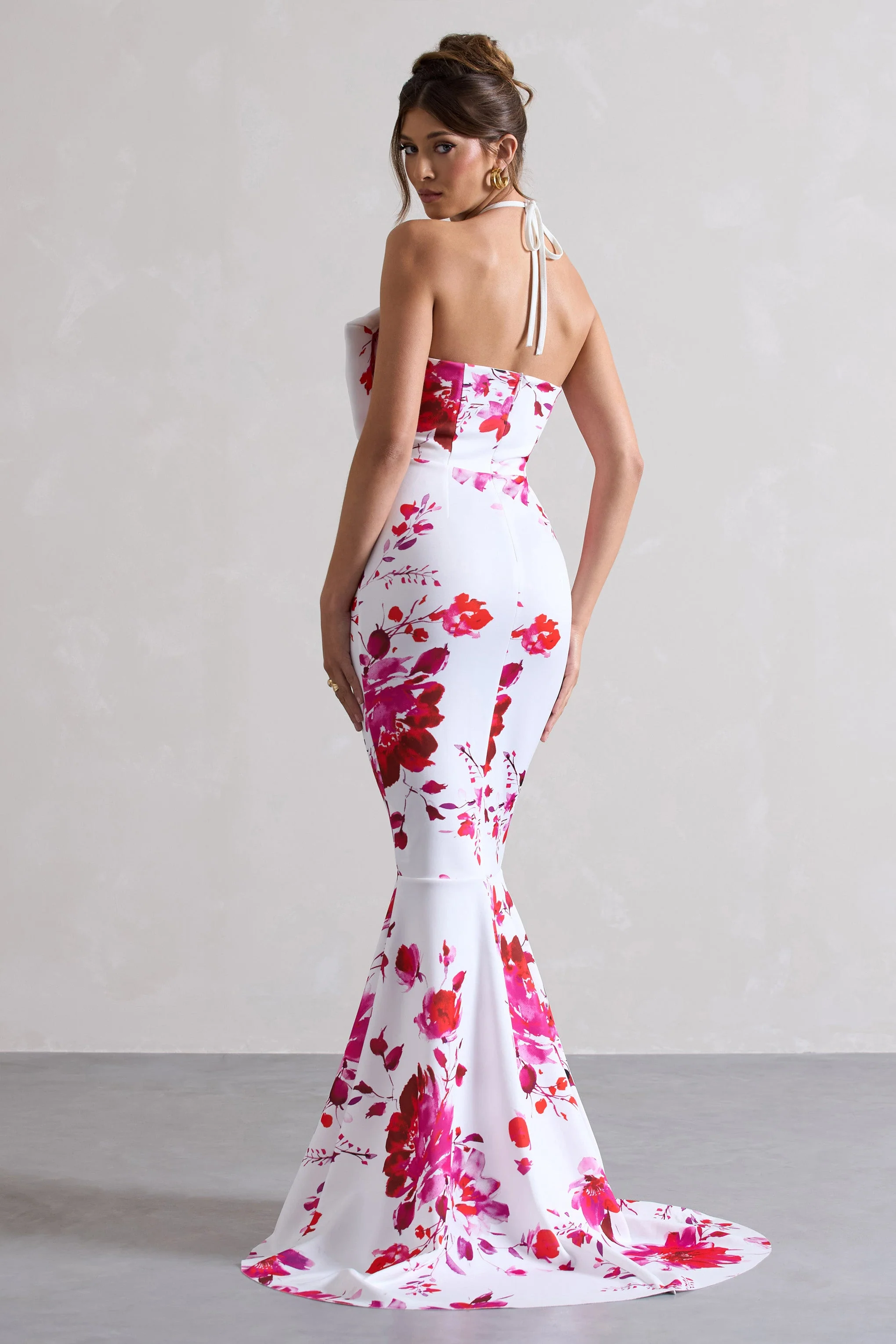 Sakura | Rosa geblümtes Maxikleid mit Halterneck, Schleife und Fishtail Saum - Image 2