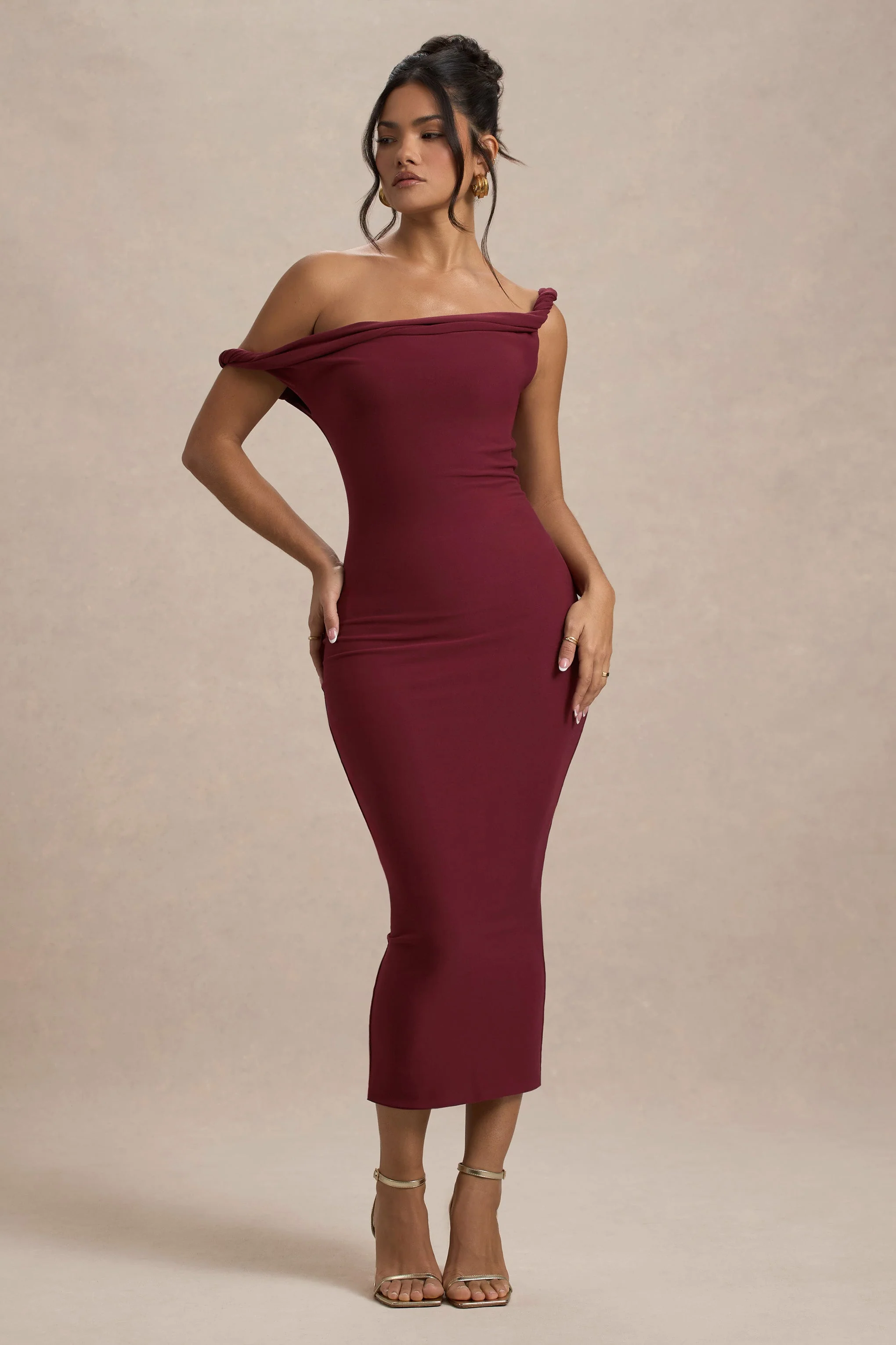 Salome | Beerenfarbenes asymmetrisches Midikleid mit Twist-Detail - Image 4