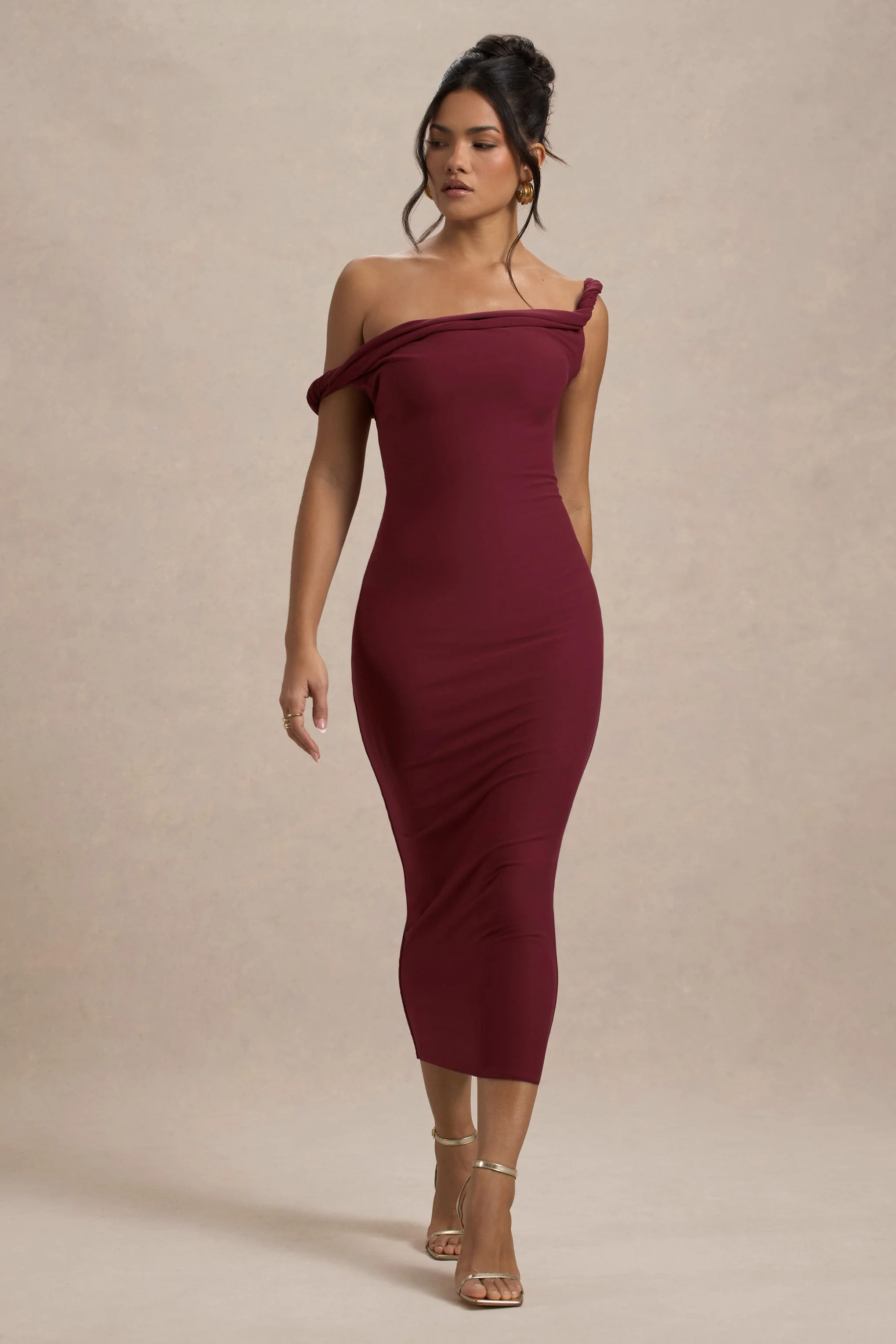 Salome | Beerenfarbenes asymmetrisches Midikleid mit Twist-Detail - Image 5