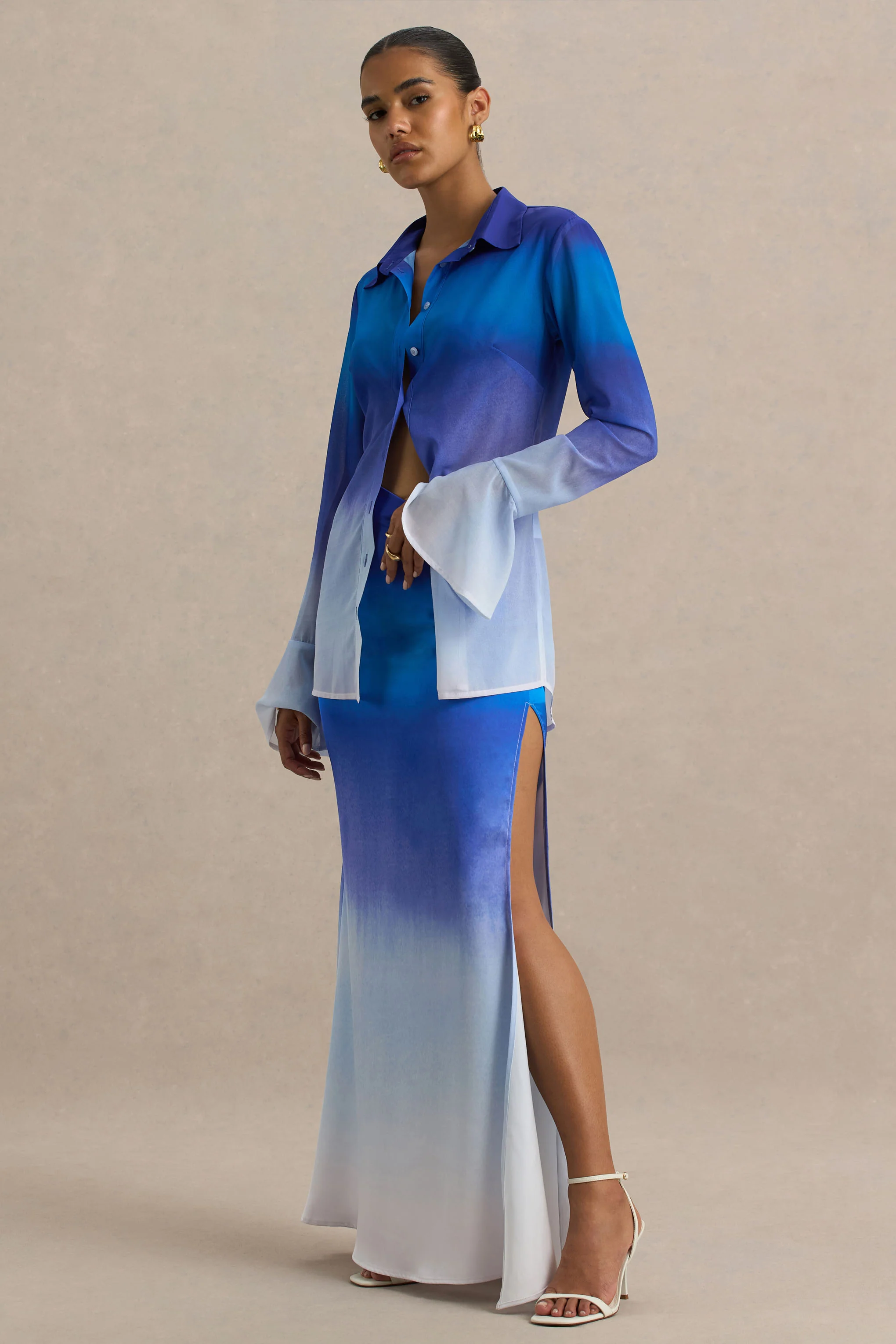 Serita | Blaue Ombré-Satin-Maxirock mit Schlitz - Image 4