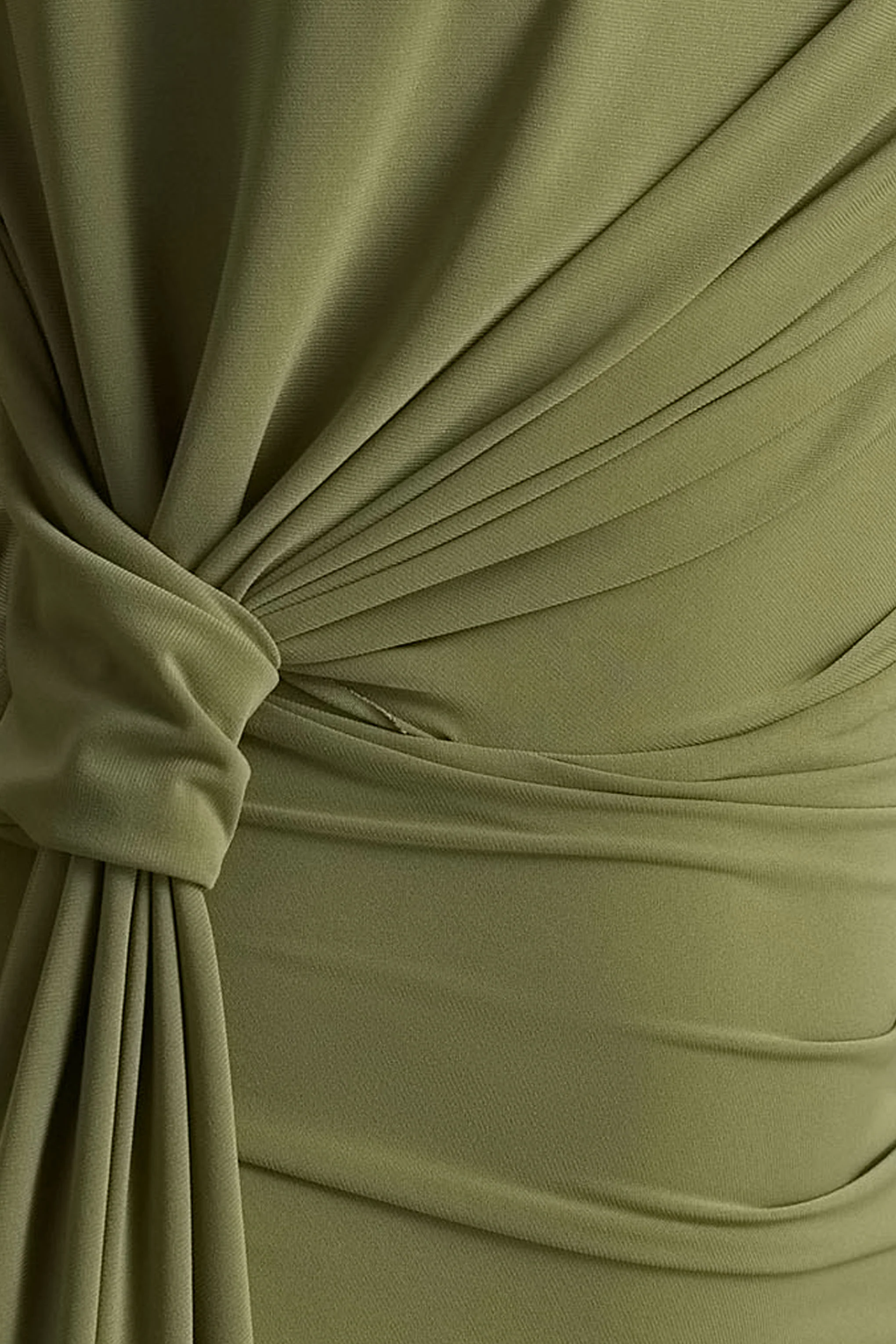 Sorenna | Olivgrünes Minikleid mit hohem Ausschnitt, Wickel- und Schärpendetail - Image 6