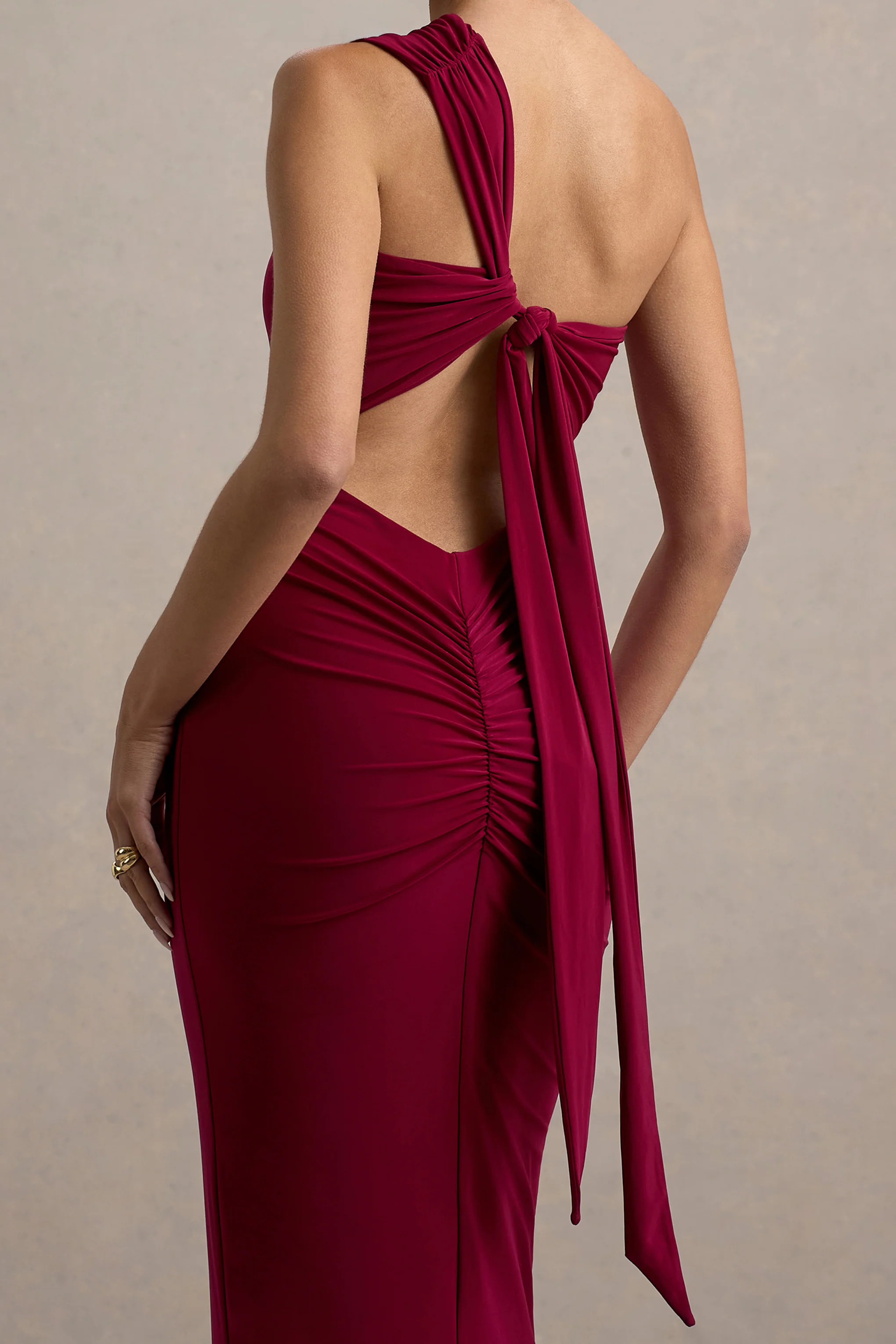 Venetia | Burgunderrotes Maxikleid mit Ein-Schulter-Design und Rückenschnürung - Image 6