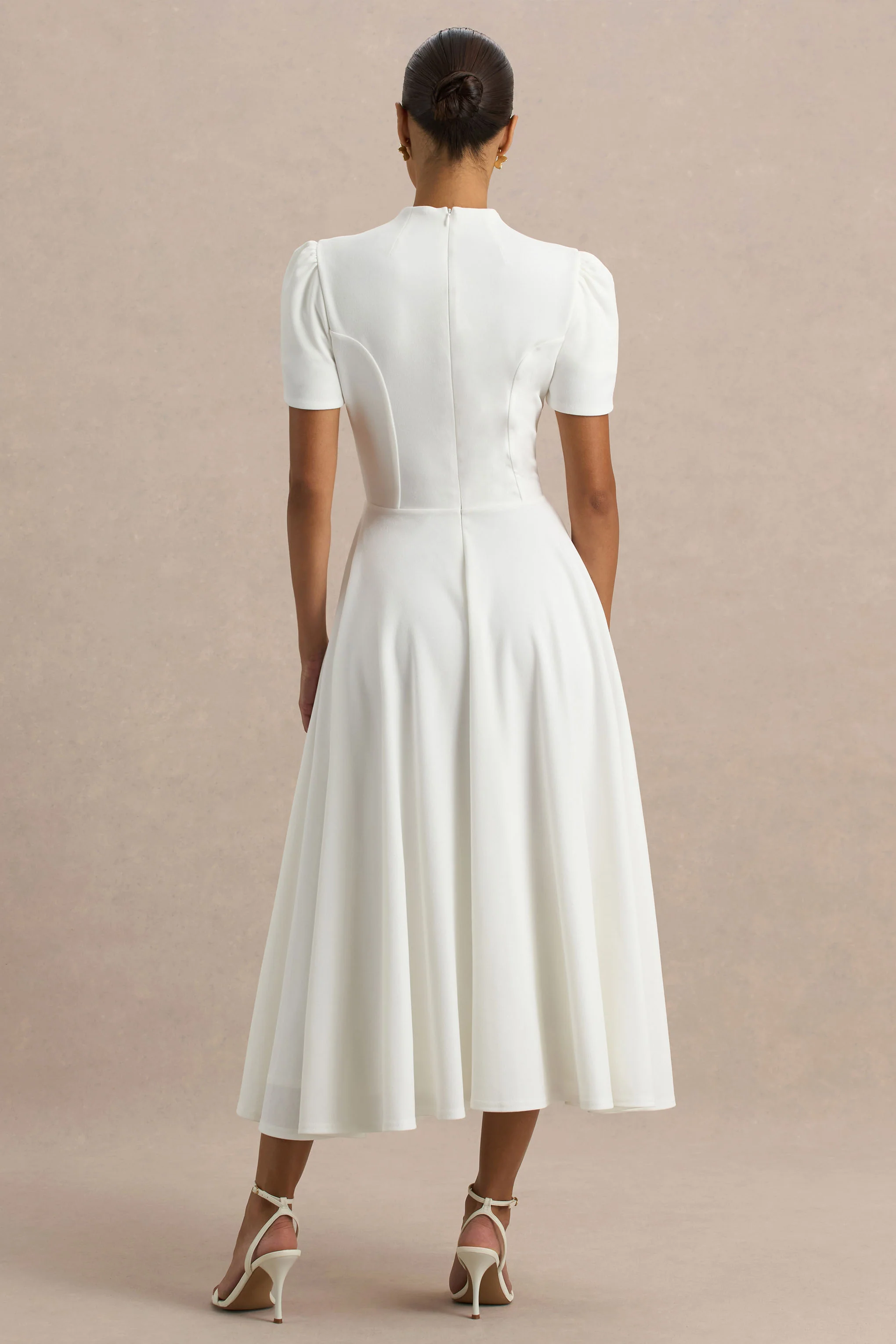 Vicky | Weißes Midikleid mit hohem Ausschnitt und Puffärmeln. - Image 2