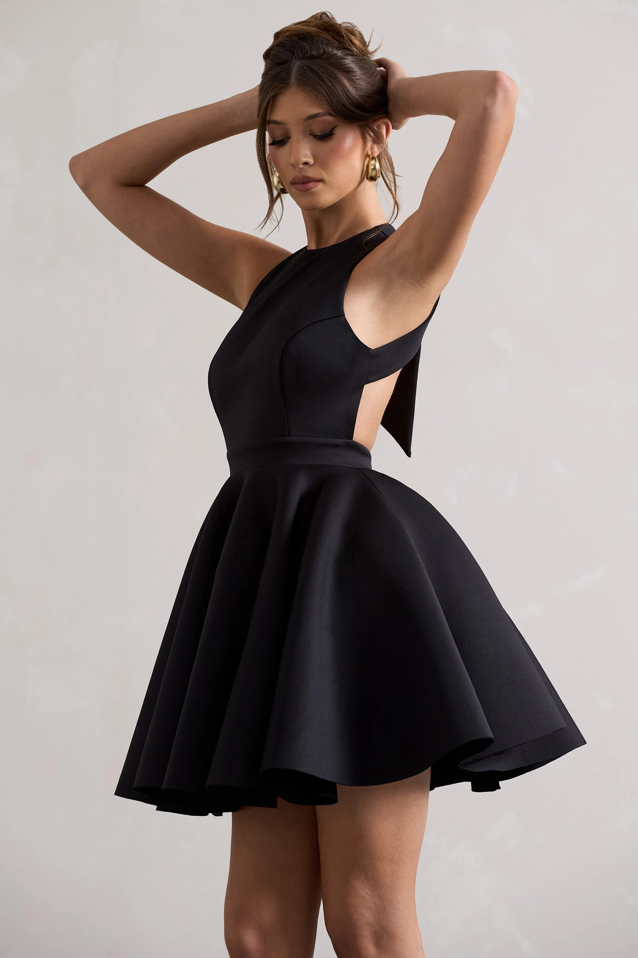 Waverly | Schwarzes Skater-Minikleid mit Racer-Ausschnitt - Image 3